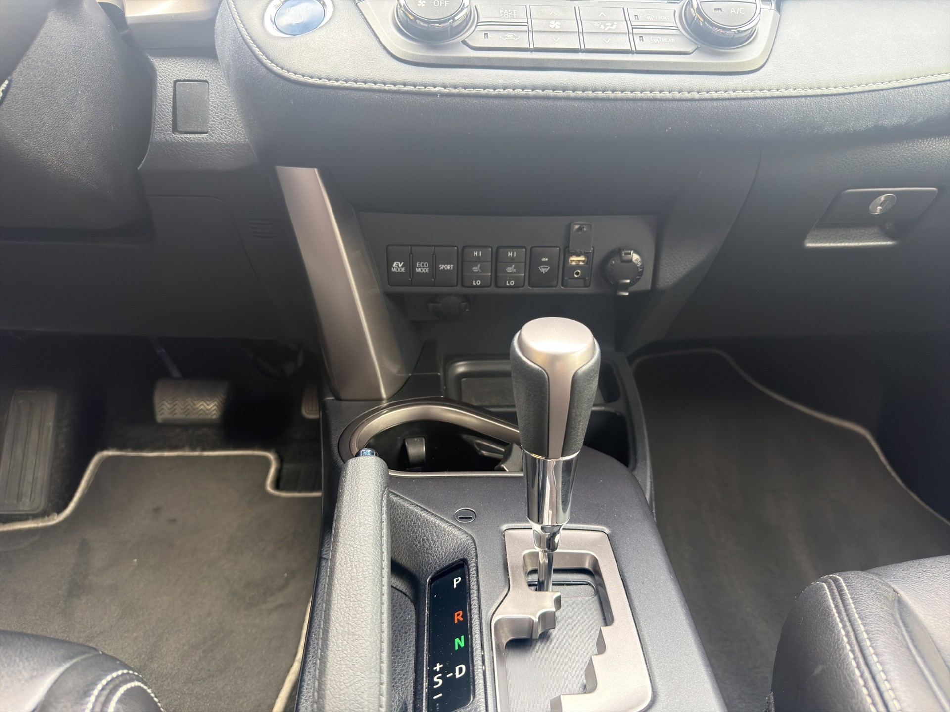 TOYOTA RAV-4 2.5 HSD Victory e-CVT-image-11