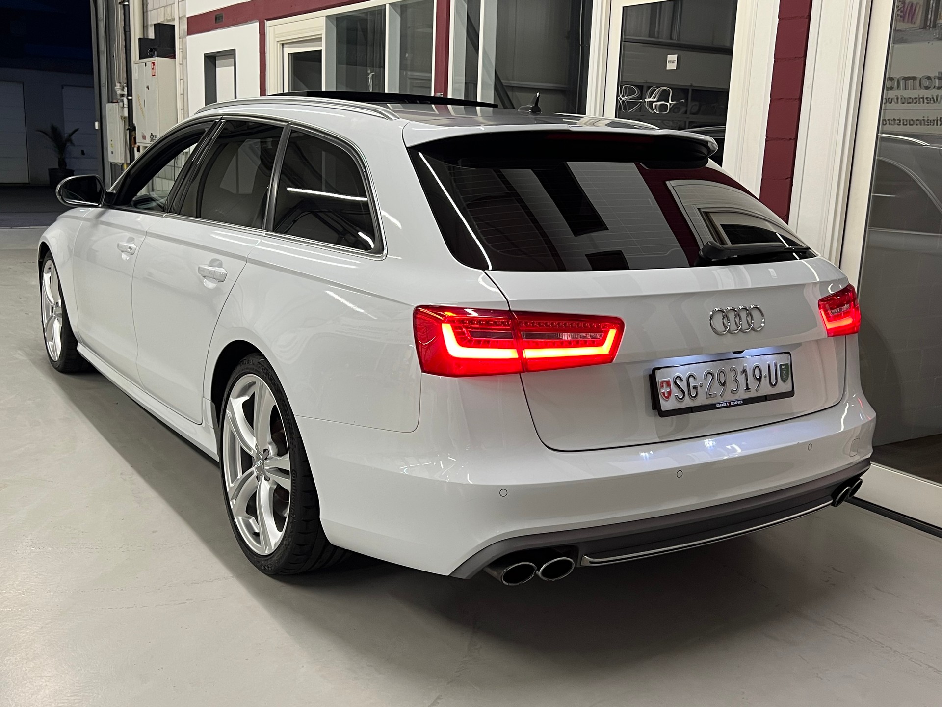 AUDI S6 Avant 4.0 TFSI V8 quattro S-tronic-image-5