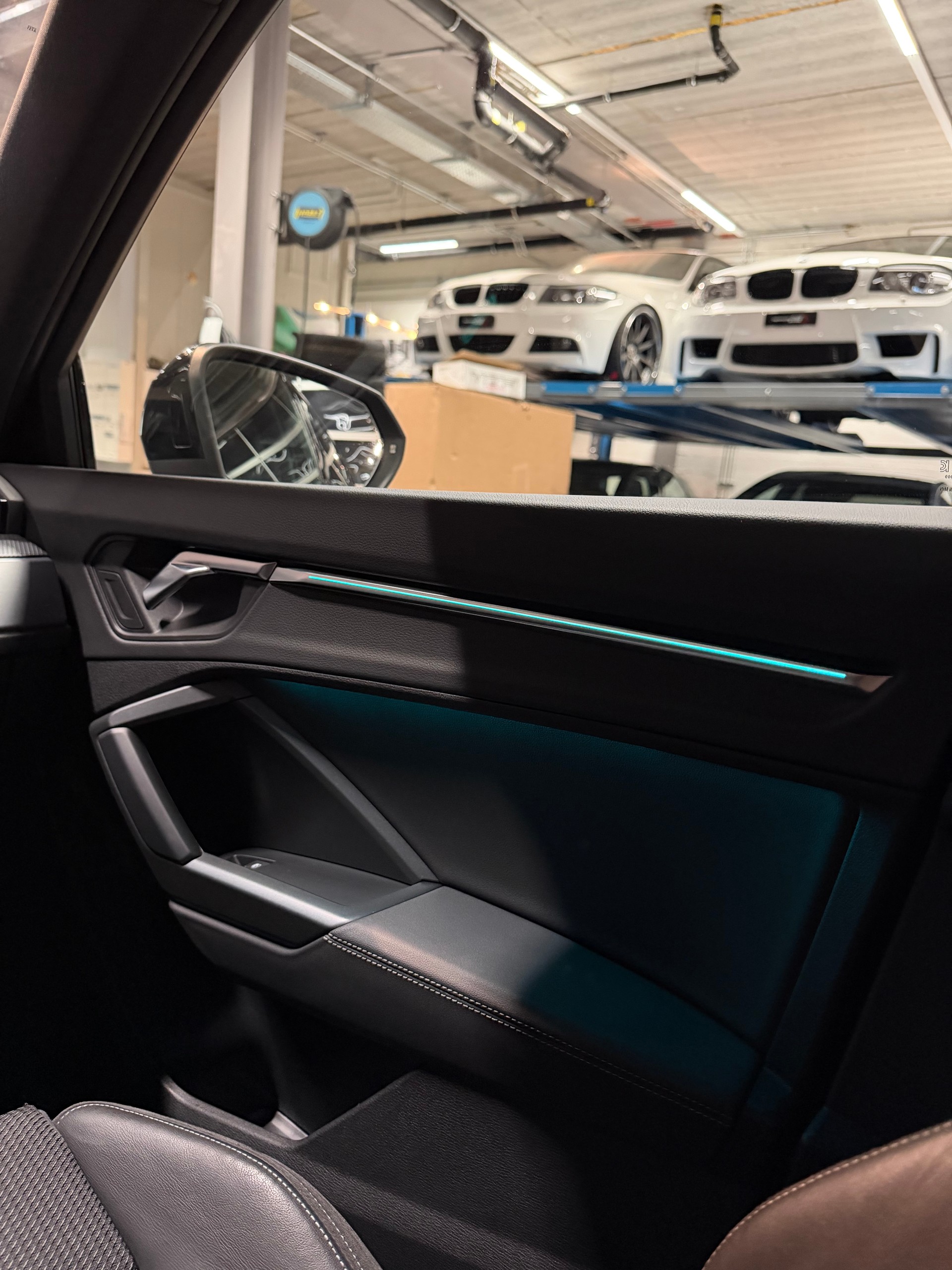 AUDI Q3 40 TFSI S line quattro S-tronic-image-9