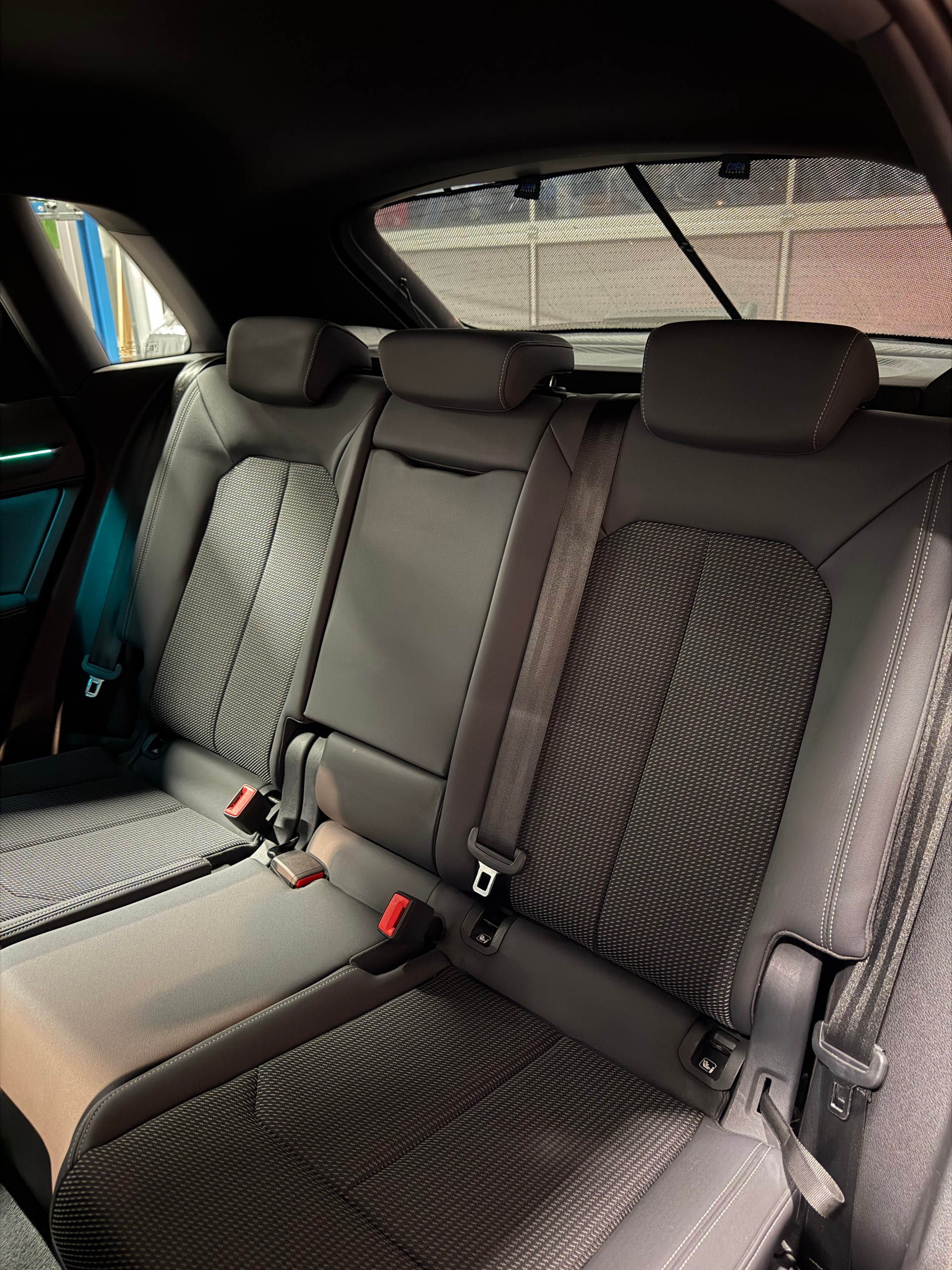 AUDI Q3 40 TFSI S line quattro S-tronic-image-8