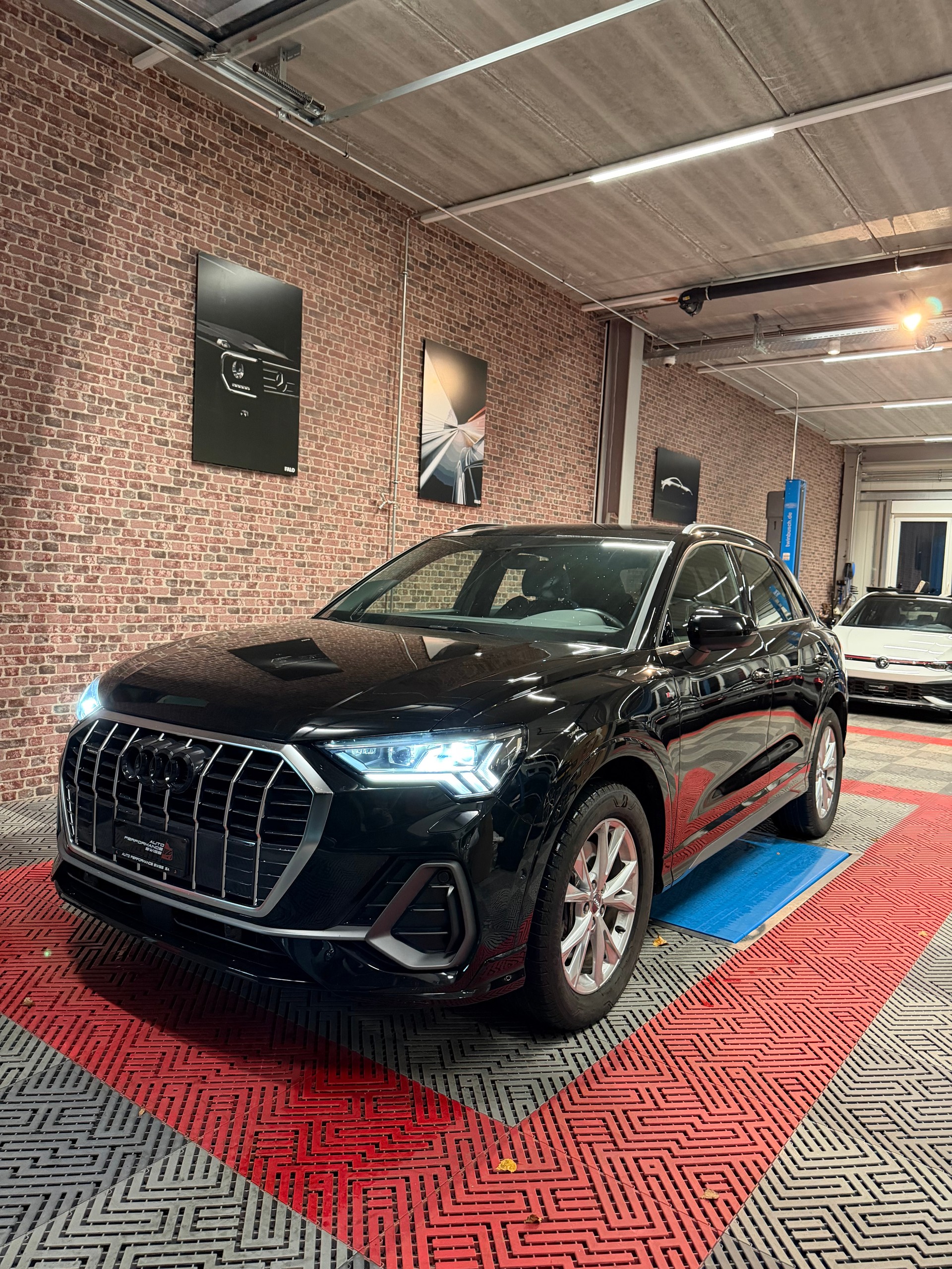 AUDI Q3 40 TFSI S line quattro S-tronic
