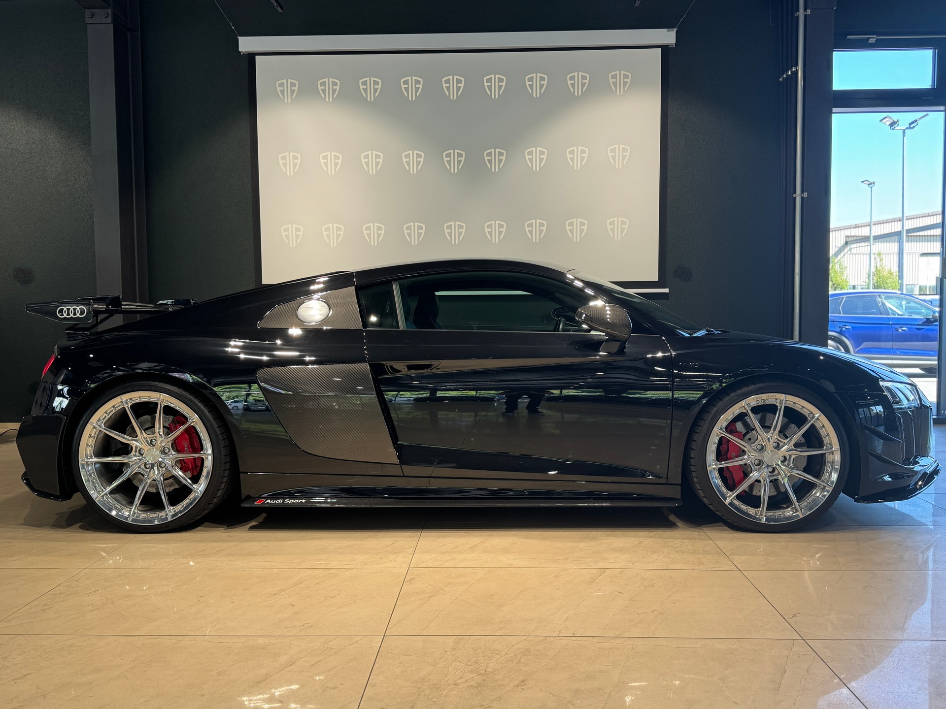 AUDI R8 Coupé 5.2 S-Tronic-showroom-element-3