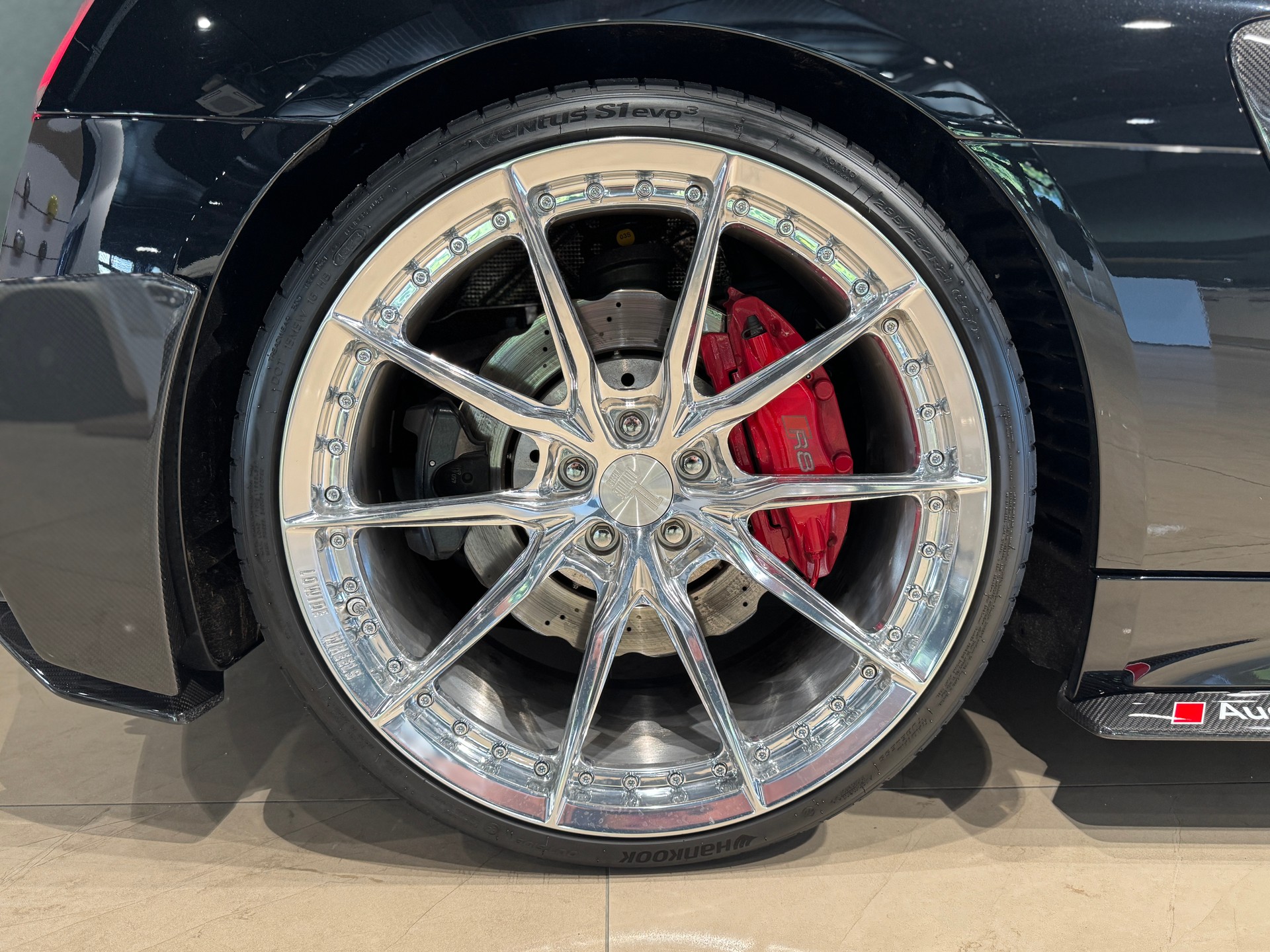 AUDI R8 Coupé 5.2 S-Tronic-image-6