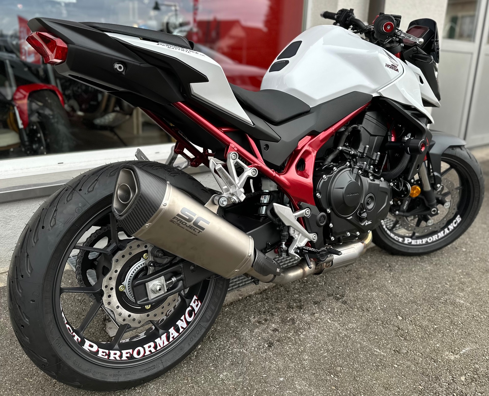 HONDA CB 750 Hornet ** SC-Project & Zubehör**-showroom-element-3