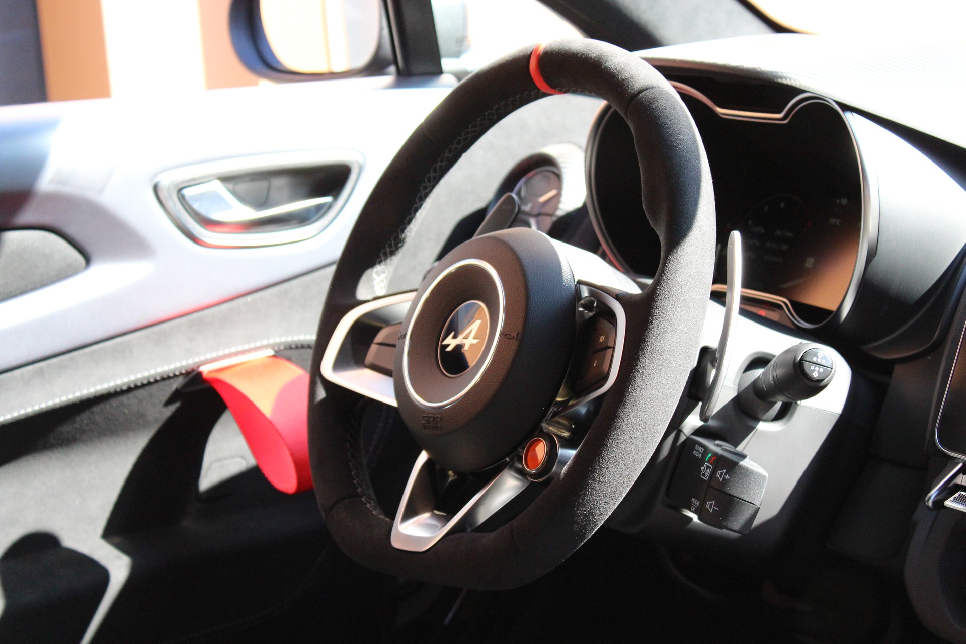 ALPINE A110 R - "Gris Tonnerre Matt * Etrier Jaune * Service gratuit+ Garantie 36 mois "-image-27