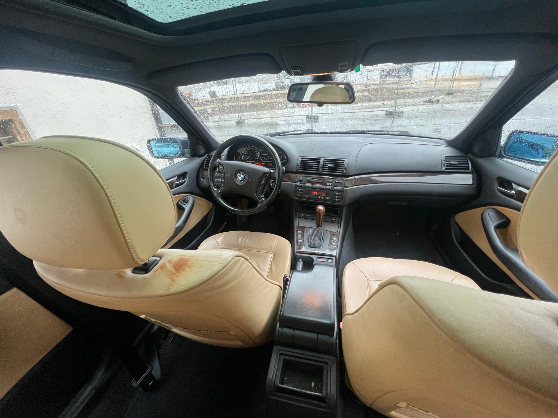 BMW 330xi Touring-image-7