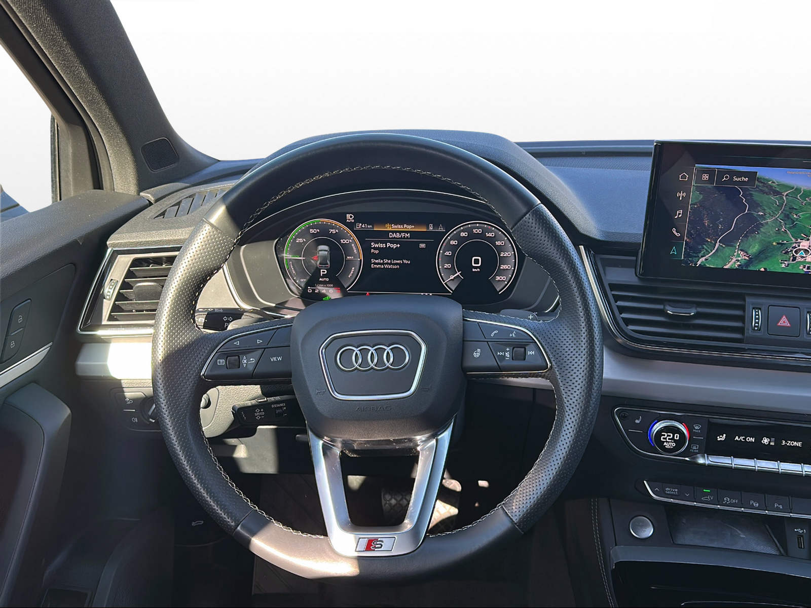 AUDI Q5 55 TFSI e PHEV S line quattro S-tronic-image-3