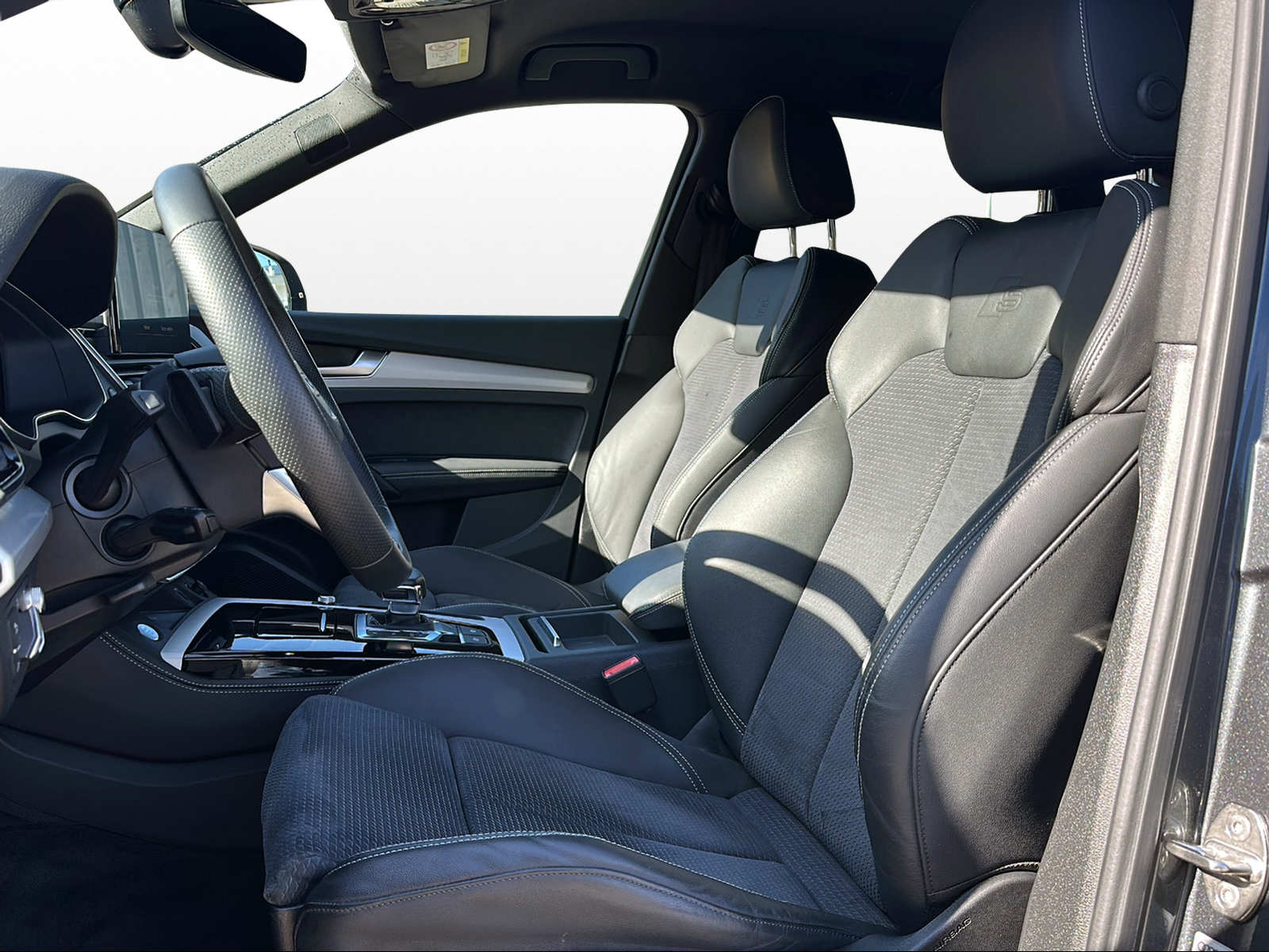 AUDI Q5 55 TFSI e PHEV S line quattro S-tronic-image-7