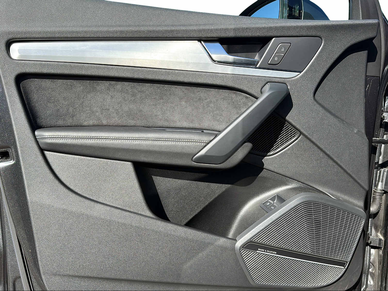 AUDI Q5 55 TFSI e PHEV S line quattro S-tronic-image-9