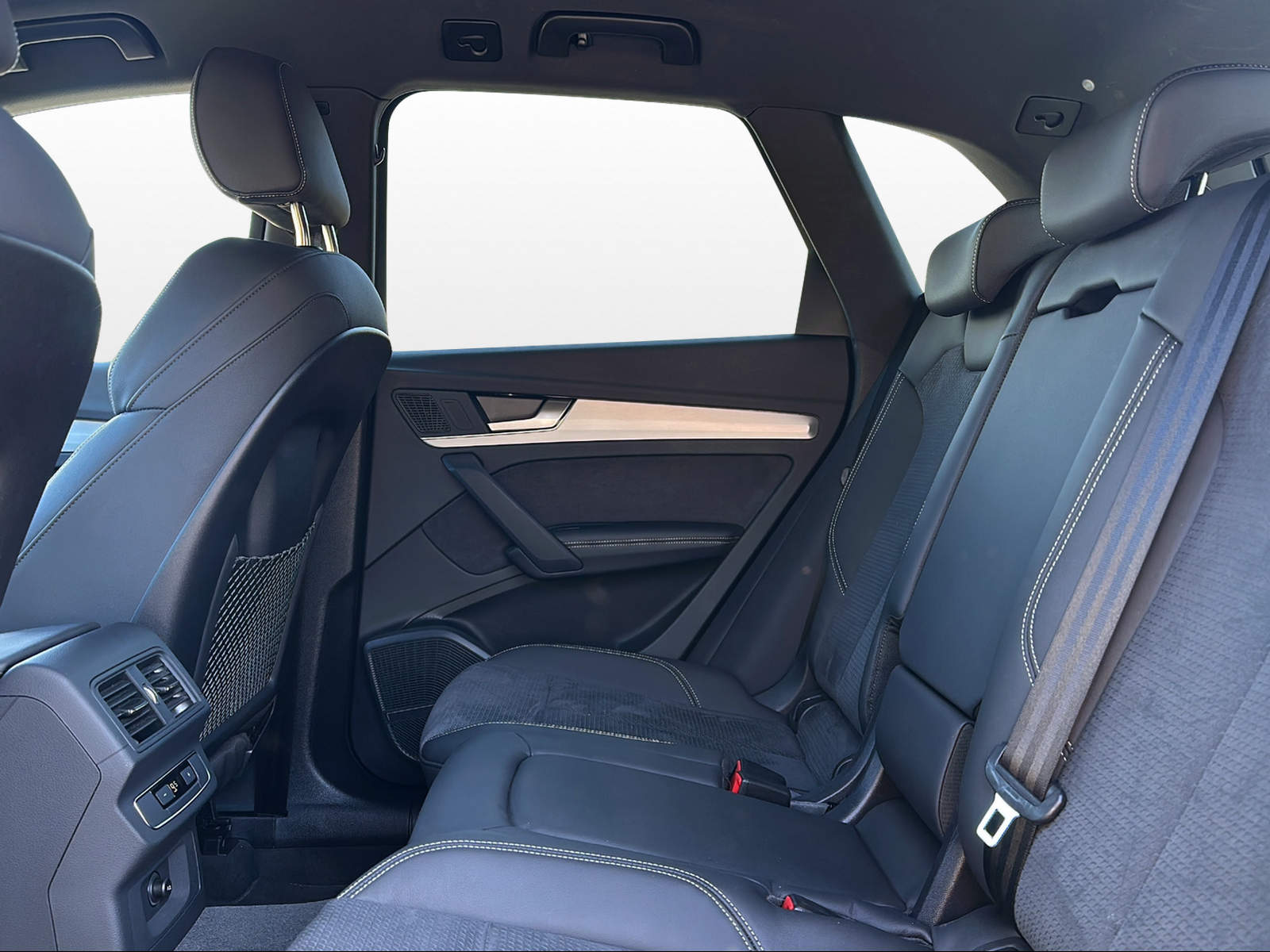 AUDI Q5 55 TFSI e PHEV S line quattro S-tronic-image-10