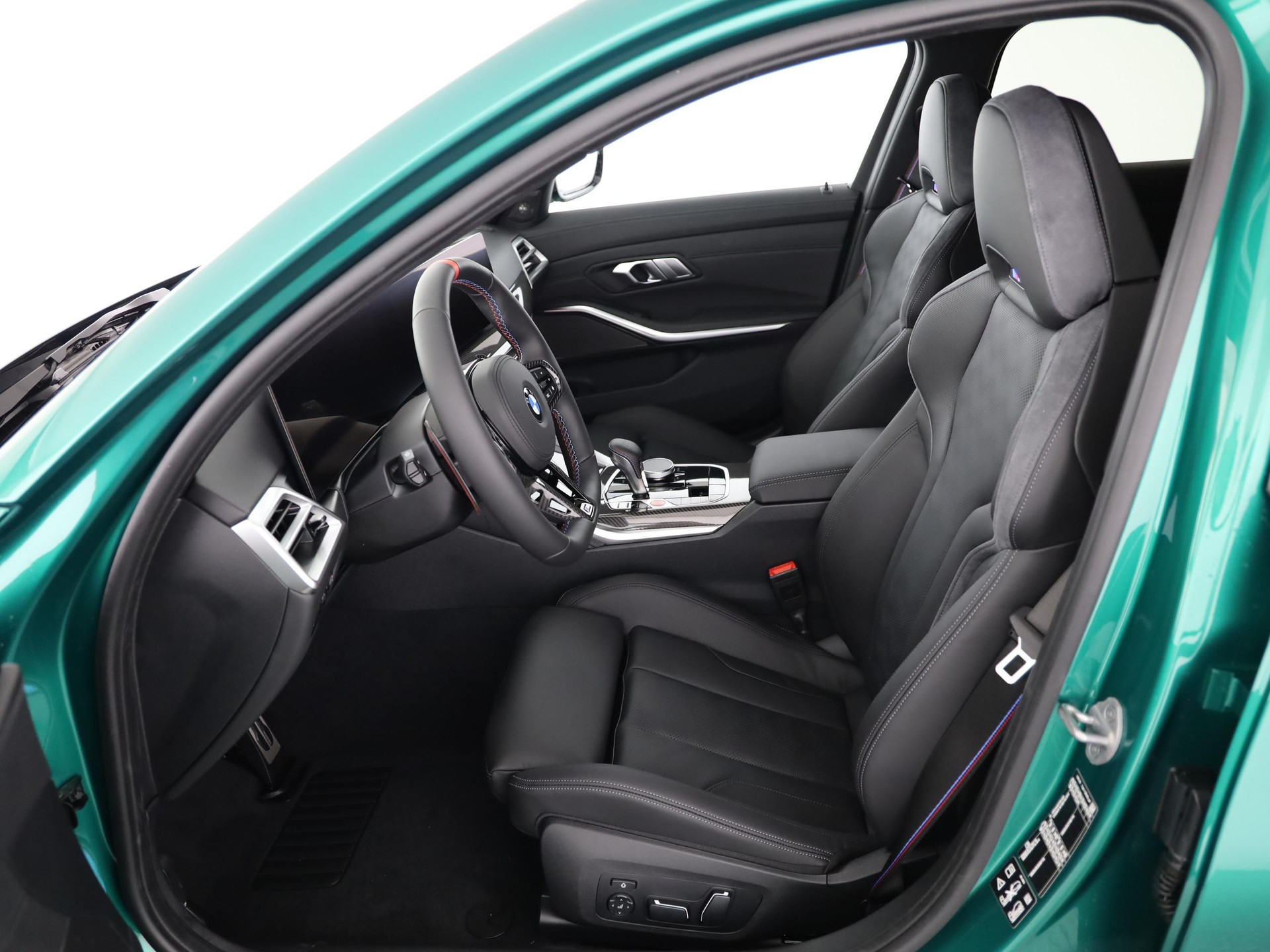 BMW M3 Competition xDrive Touring-image-4