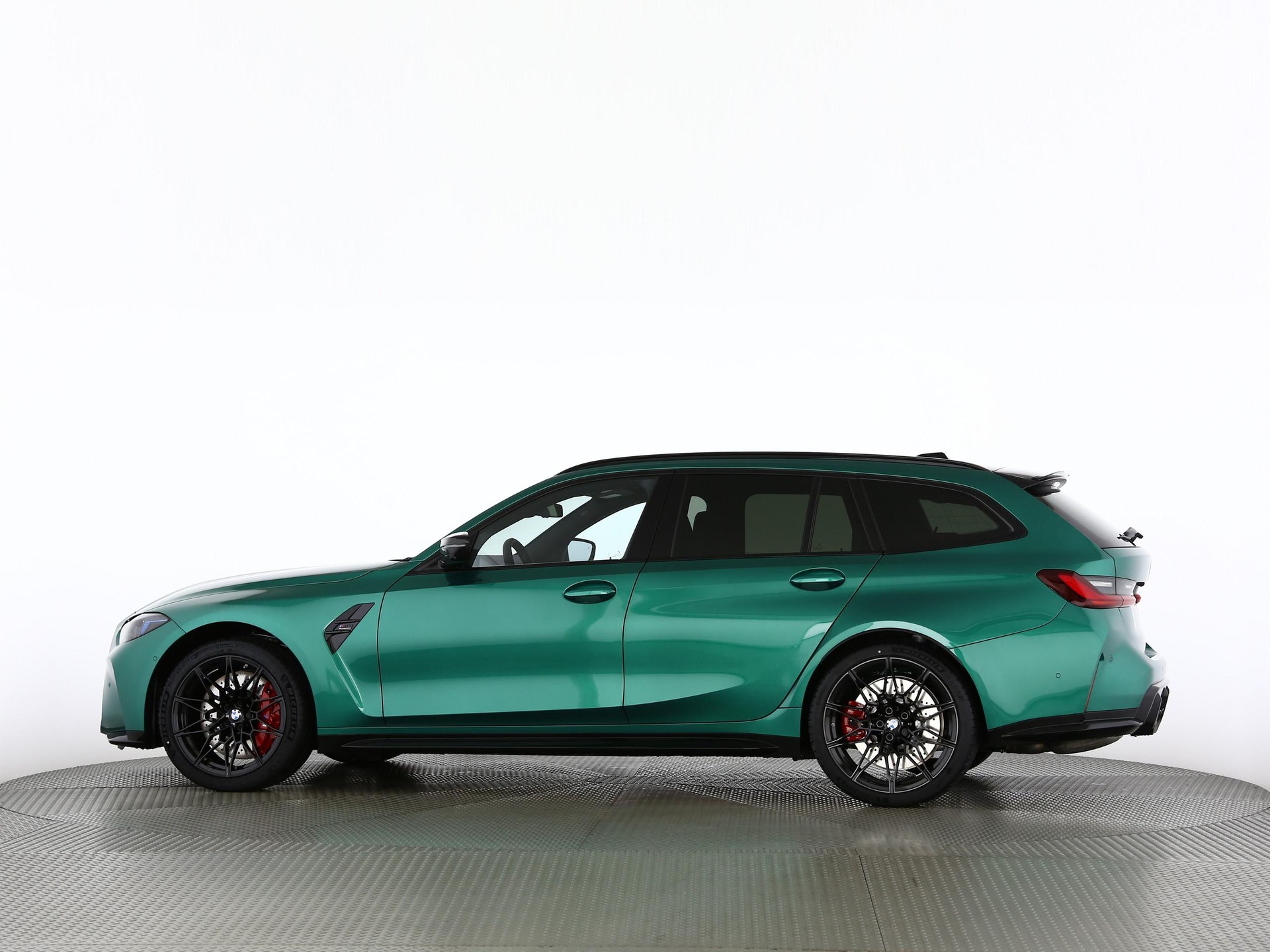 BMW M3 Competition xDrive Touring-image-12