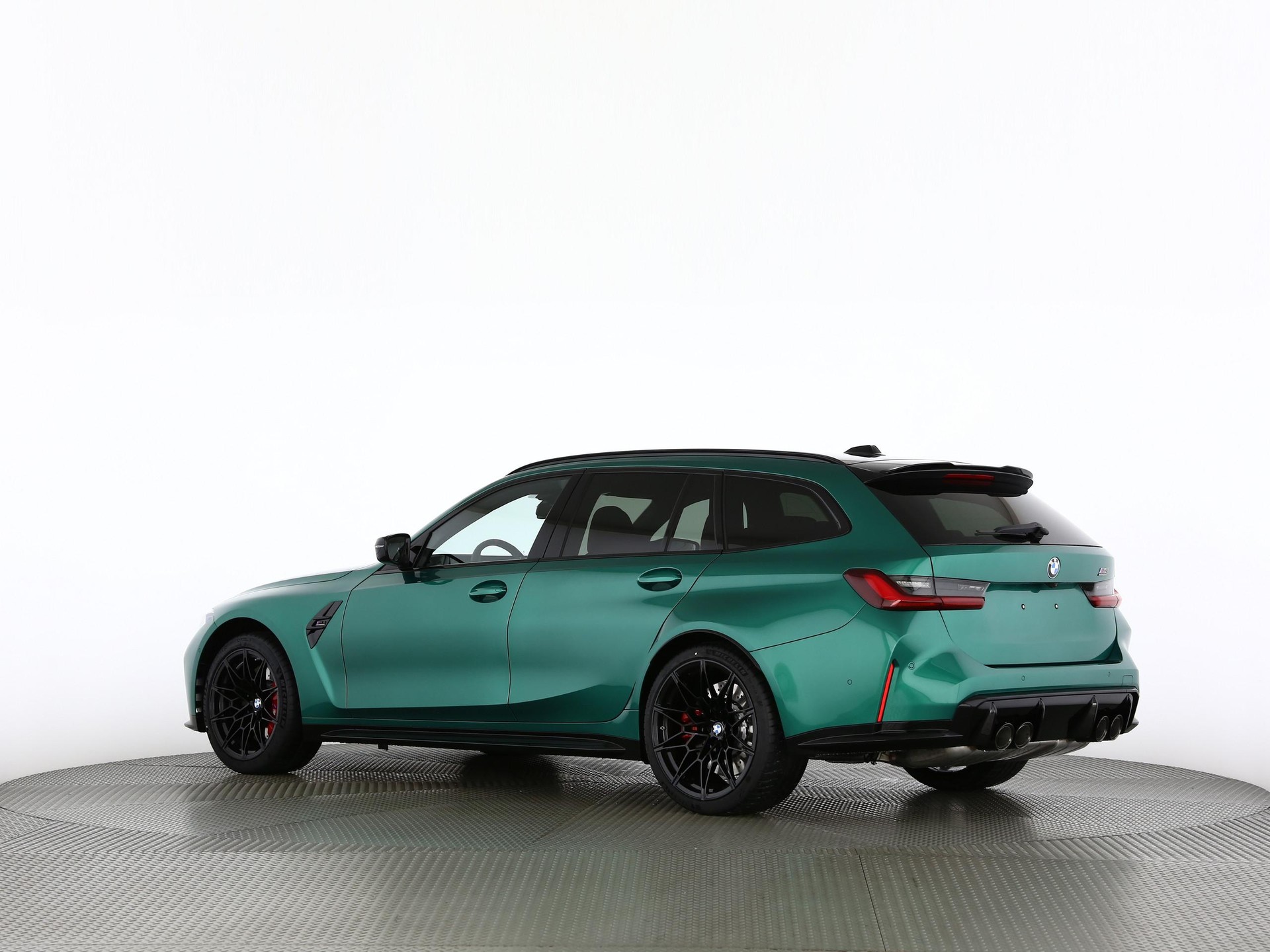 BMW M3 Competition xDrive Touring-image-14