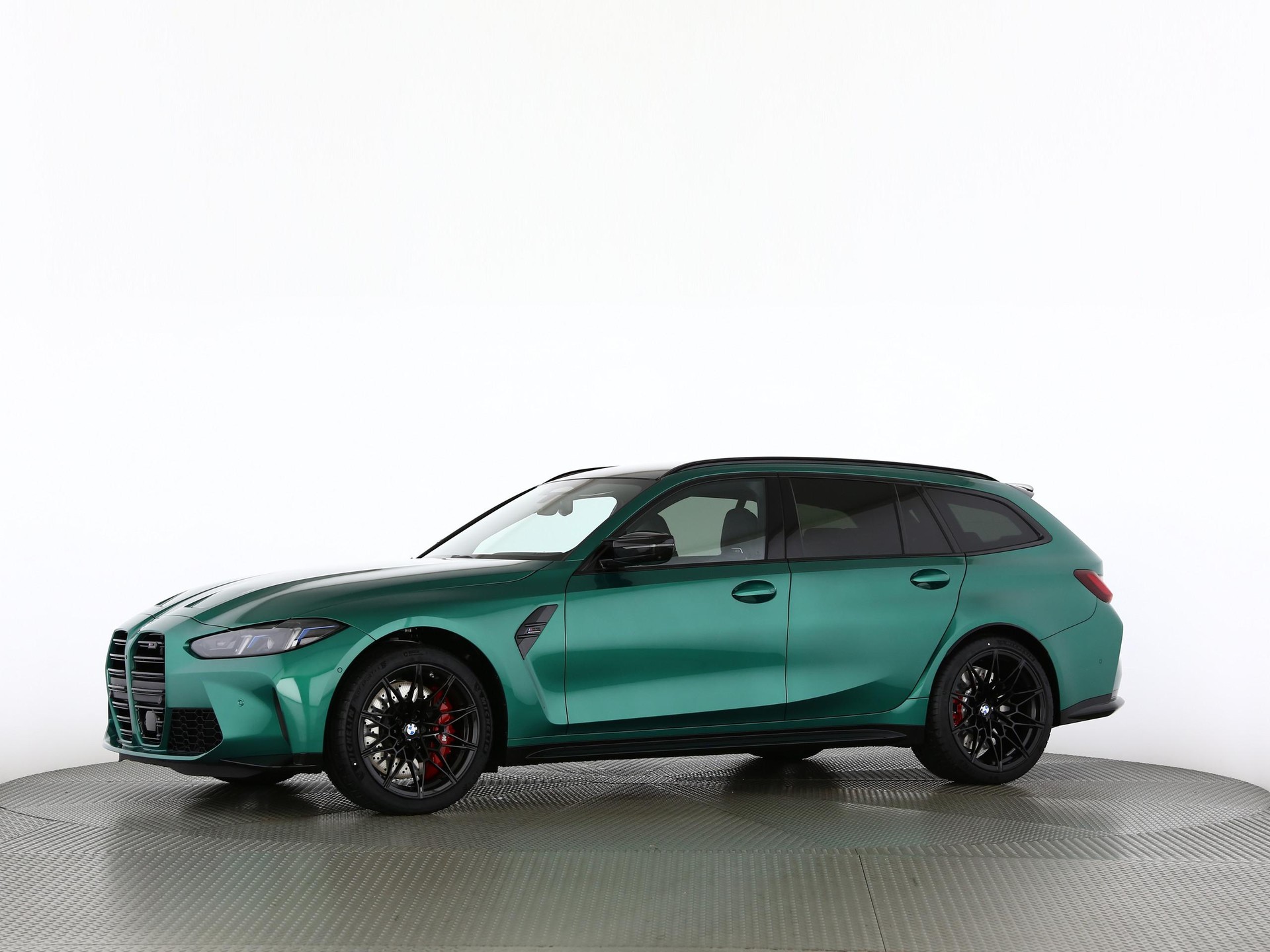 BMW M3 Competition xDrive Touring-image-9