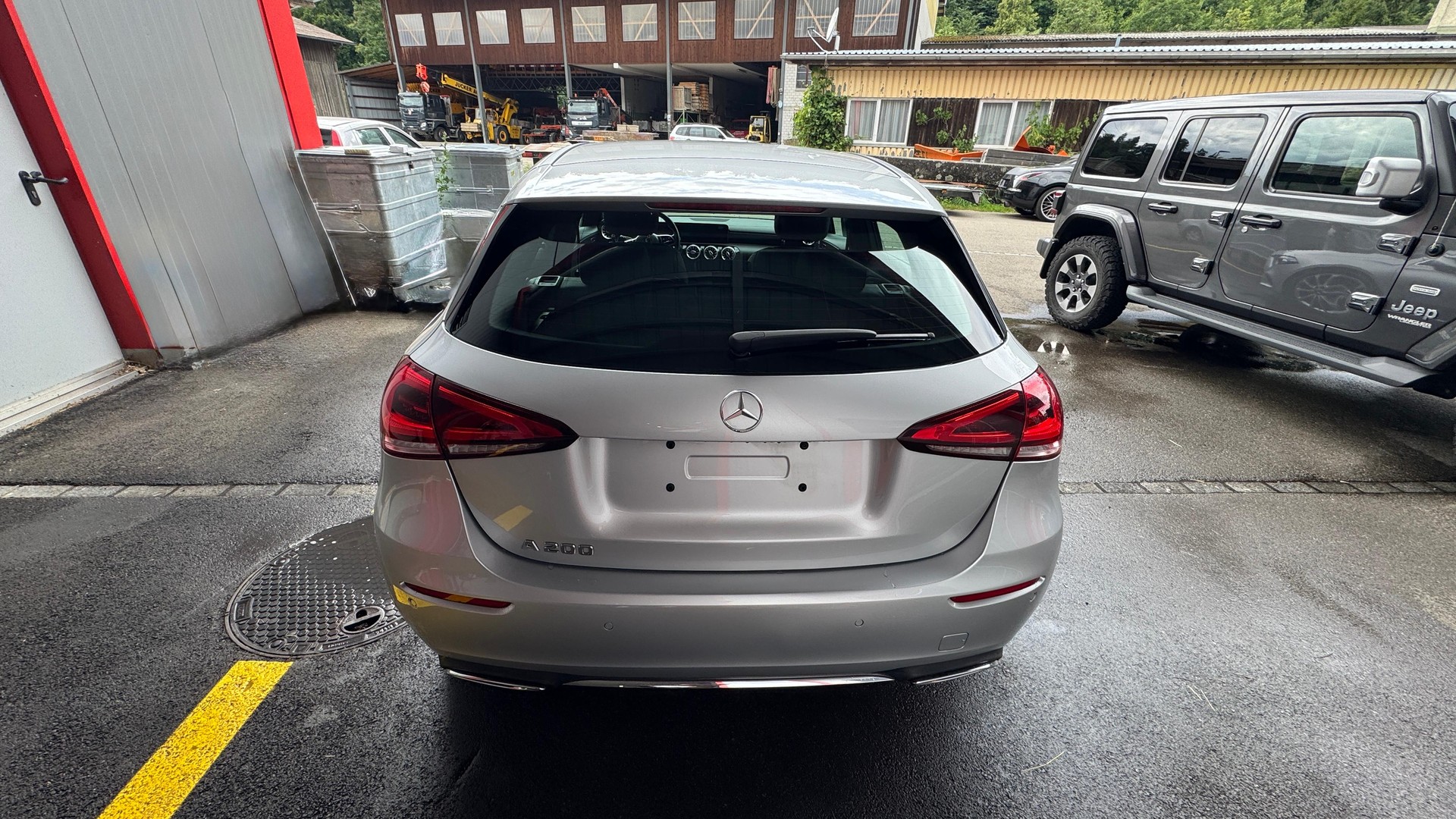 MERCEDES-BENZ A 200 Progressive 7G-DCT-image-5