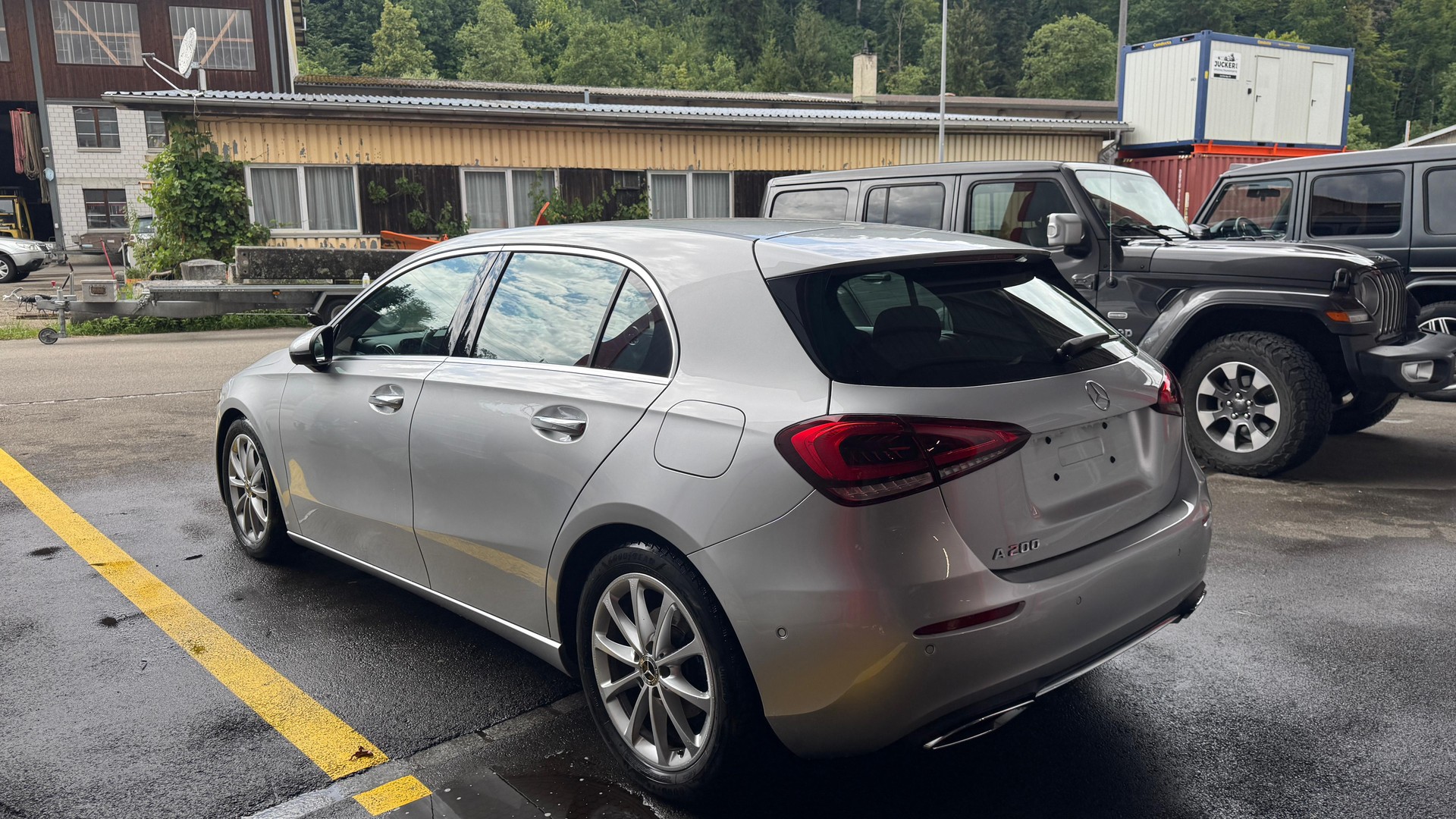 MERCEDES-BENZ A 200 Progressive 7G-DCT-image-6