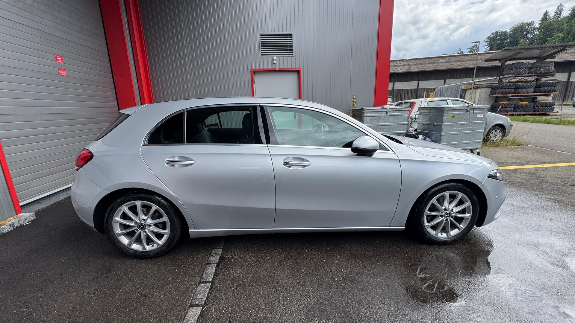MERCEDES-BENZ A 200 Progressive 7G-DCT-image-3