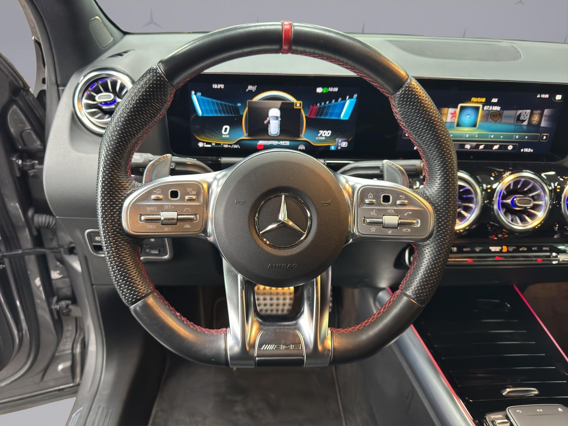 MERCEDES-BENZ GLA 35 AMG 4matic-image-11