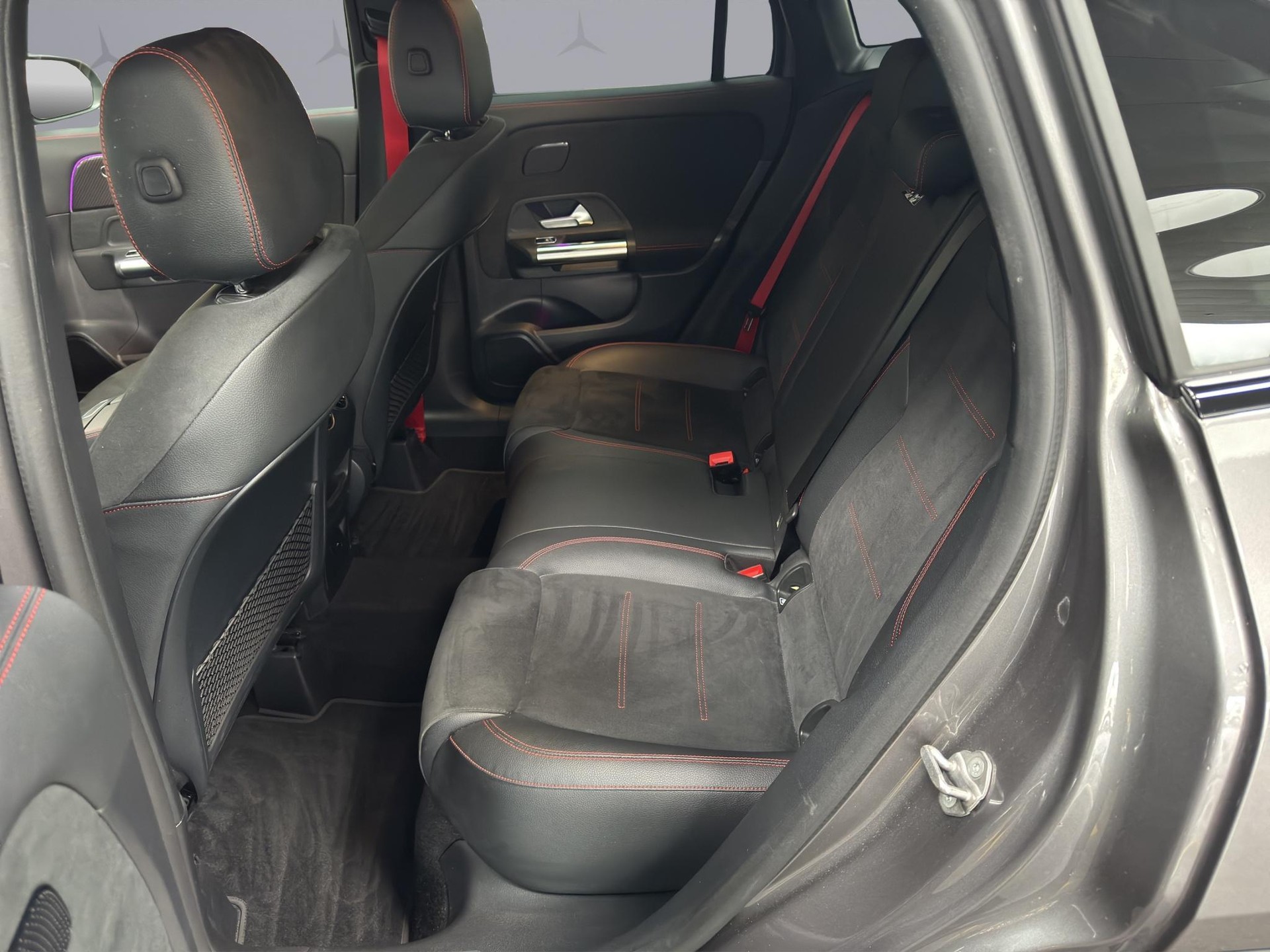 MERCEDES-BENZ GLA 35 AMG 4matic-image-9