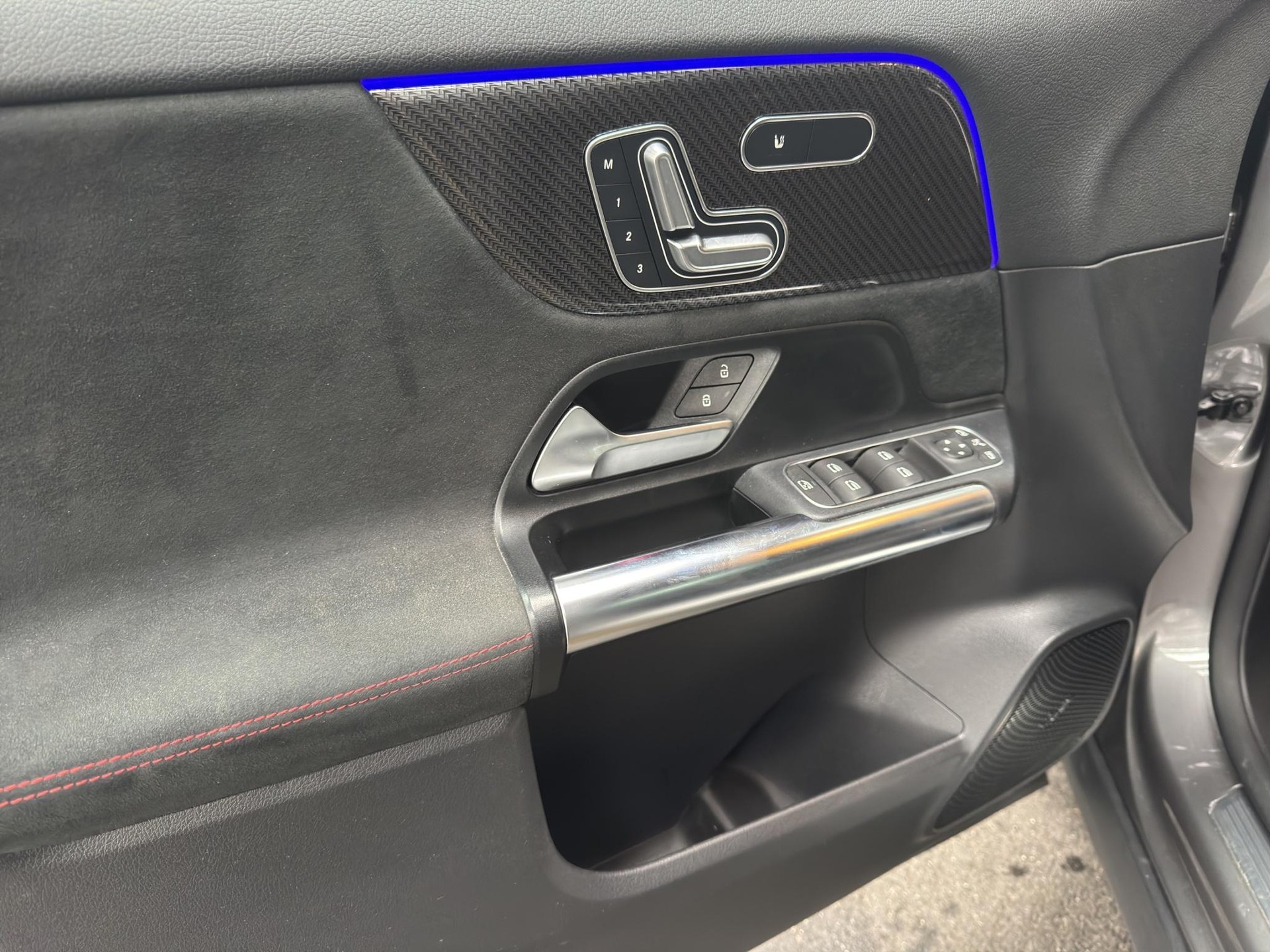 MERCEDES-BENZ GLA 35 AMG 4matic-image-15