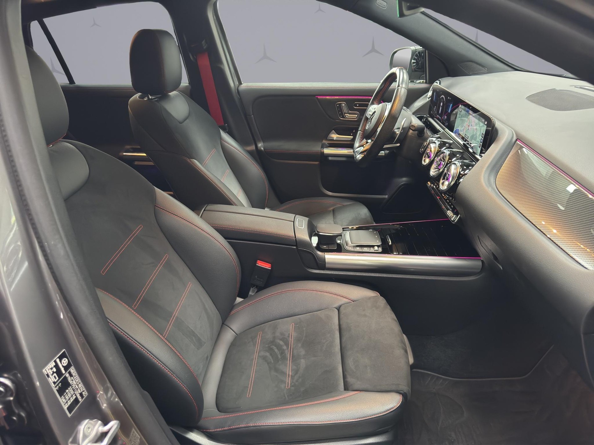 MERCEDES-BENZ GLA 35 AMG 4matic-image-16