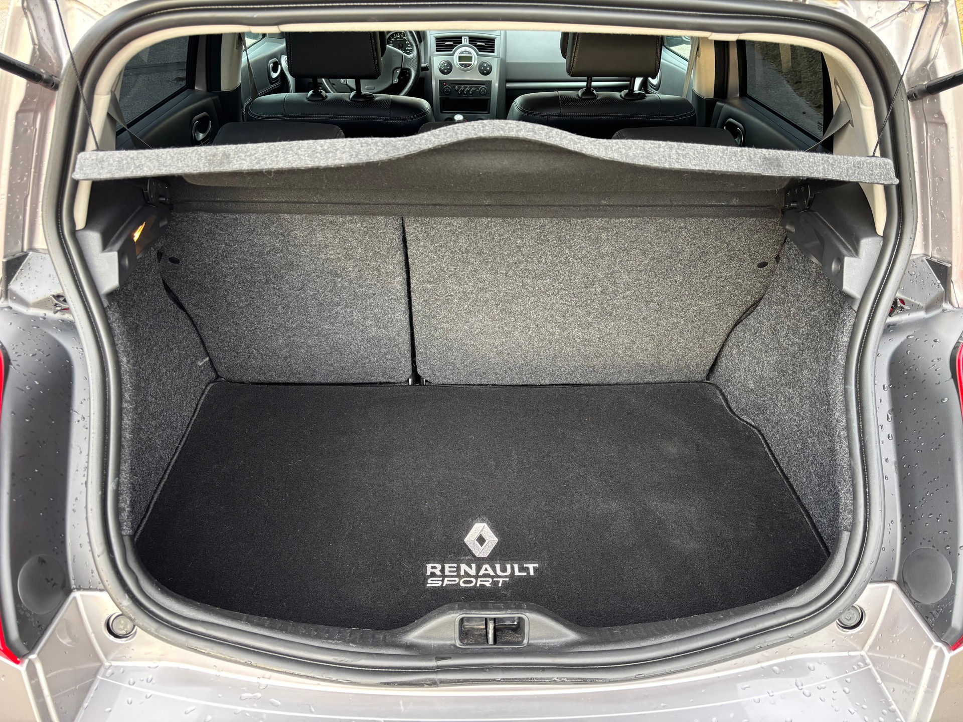 RENAULT Mégane 2.0 16V Turbo Sport-image-12