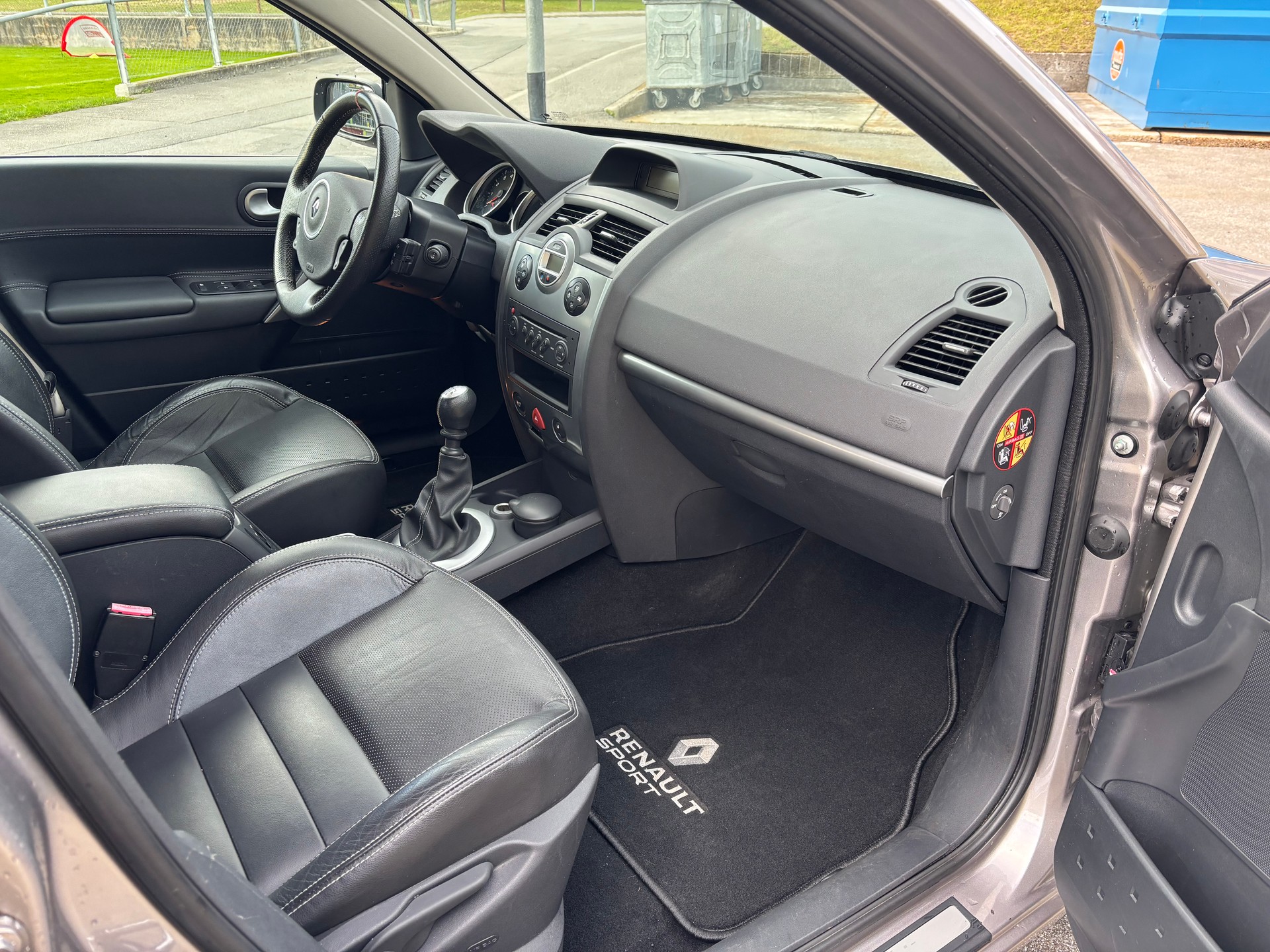 RENAULT Mégane 2.0 16V Turbo Sport-image-9