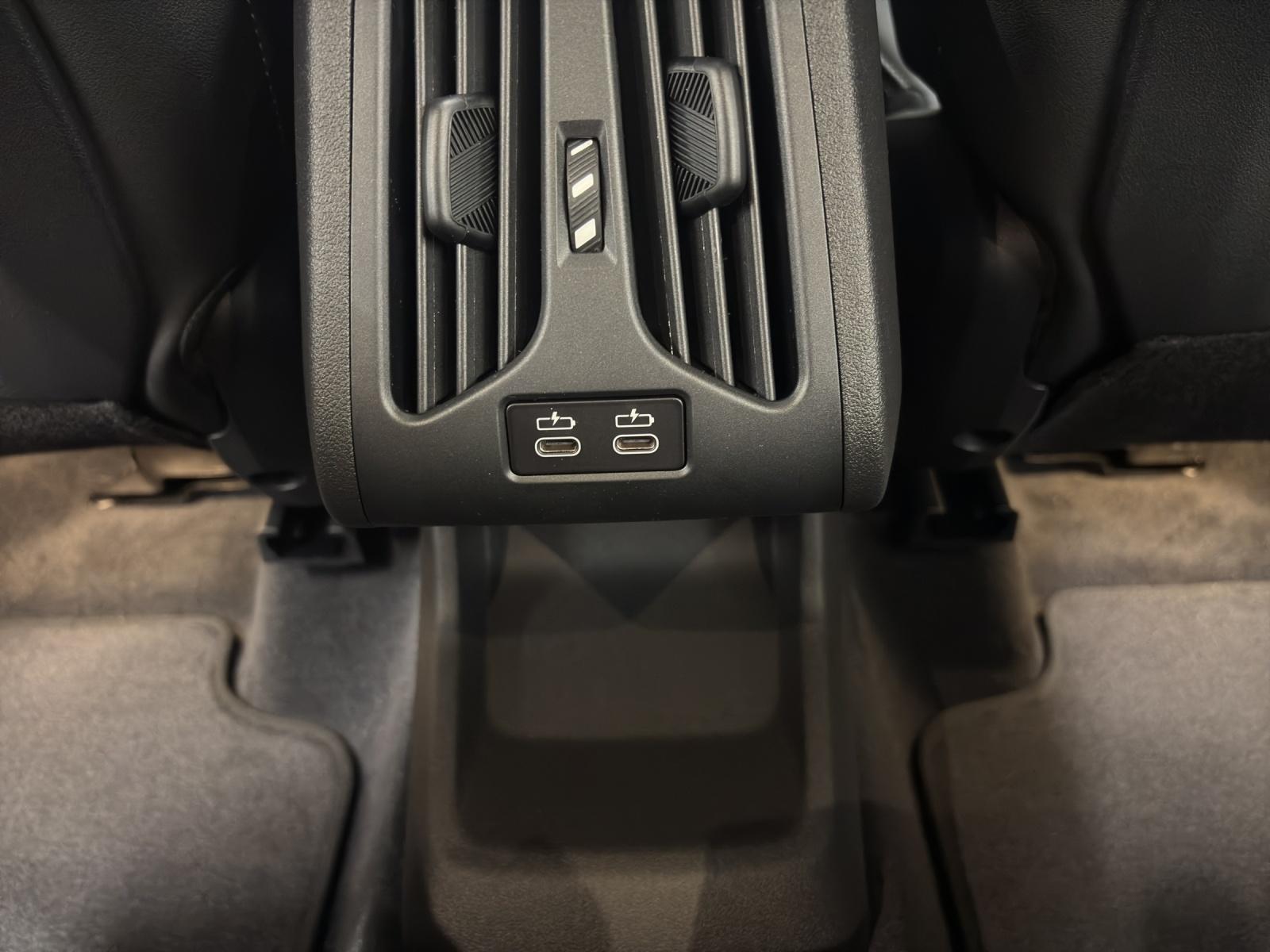 BMW 223i xDrive Active Tourer-image-14
