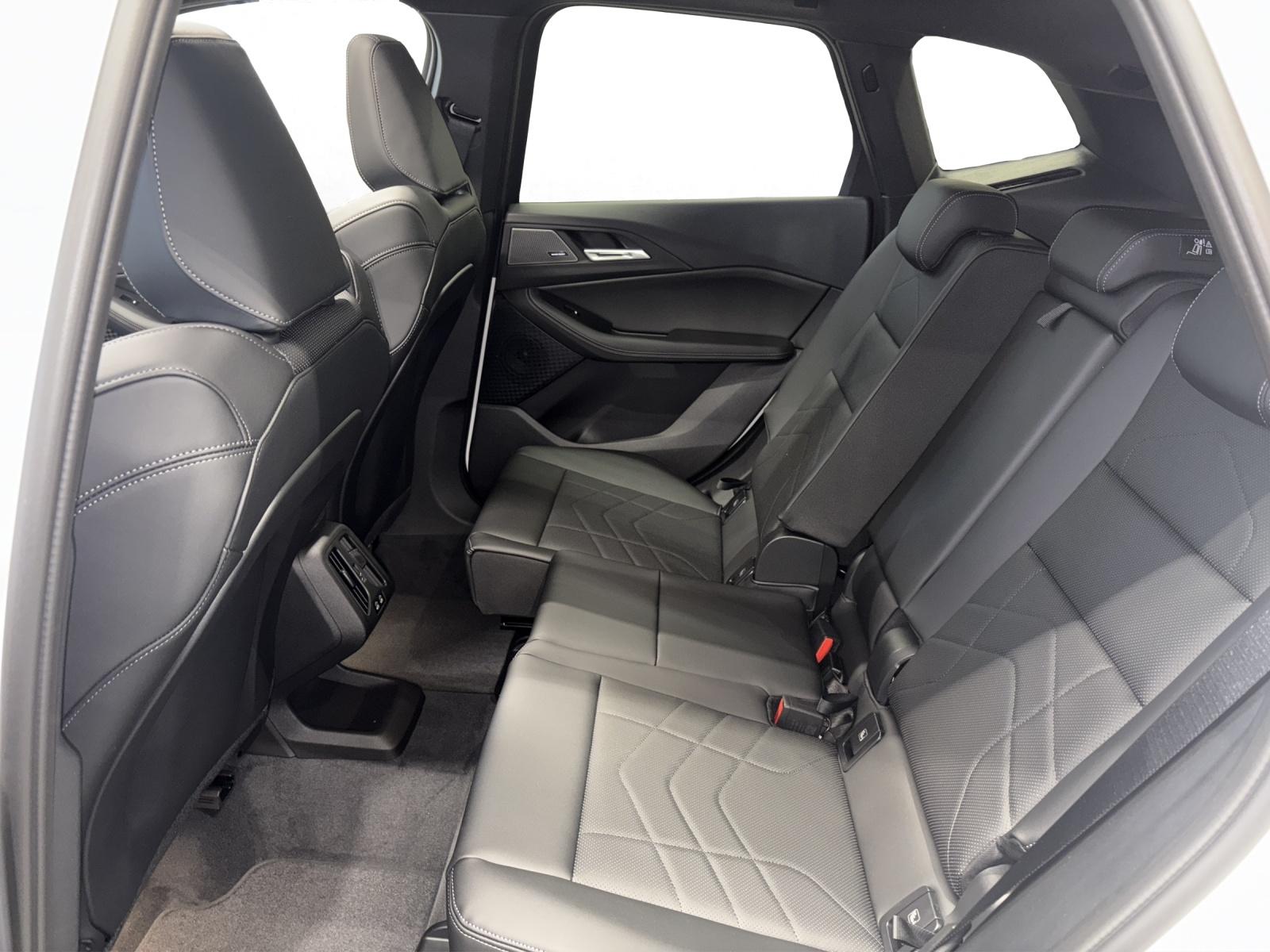 BMW 223i xDrive Active Tourer-image-13