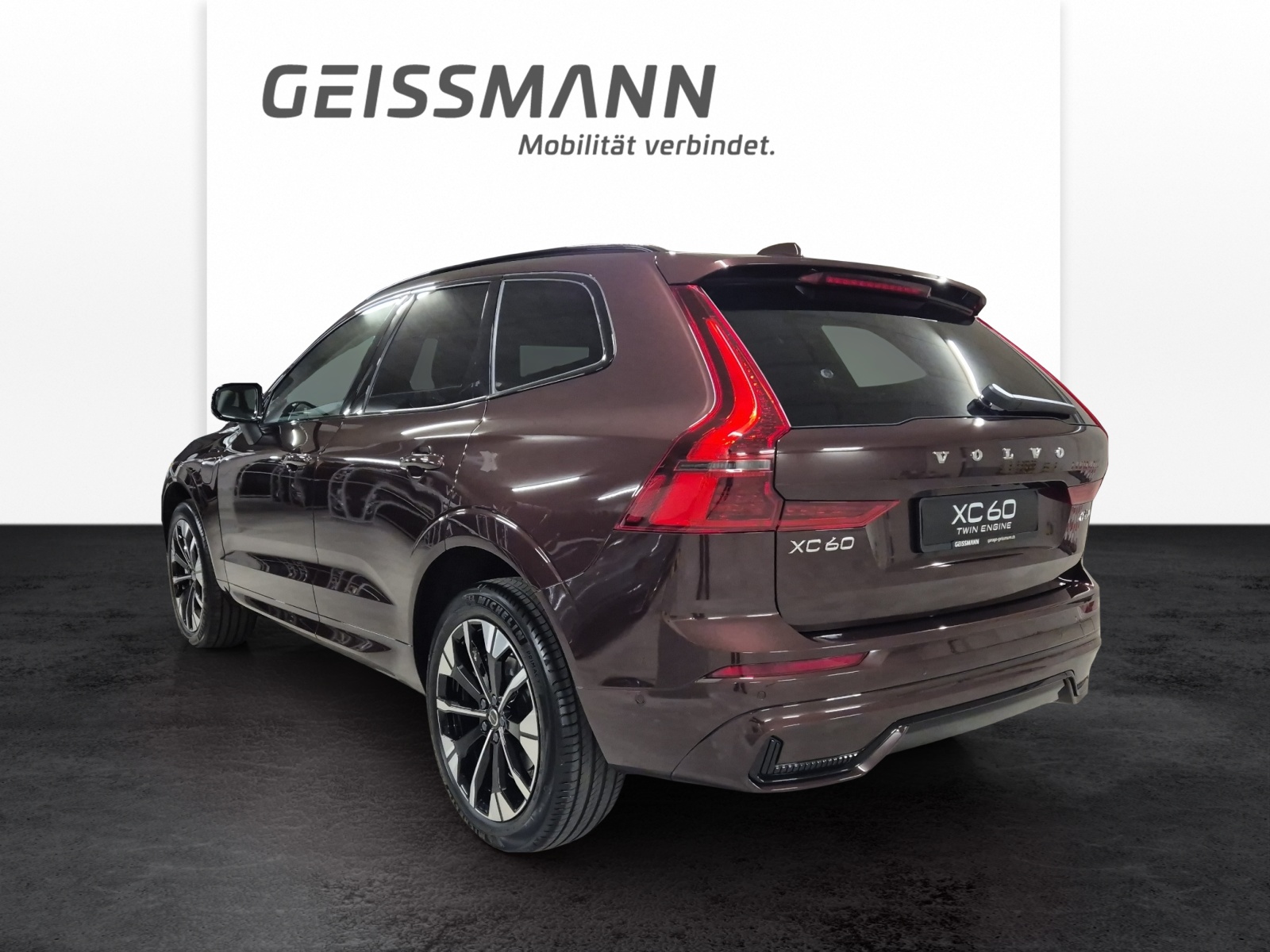 VOLVO XC60 2.0 T6 TE Ultra Dark eAWD-image-4