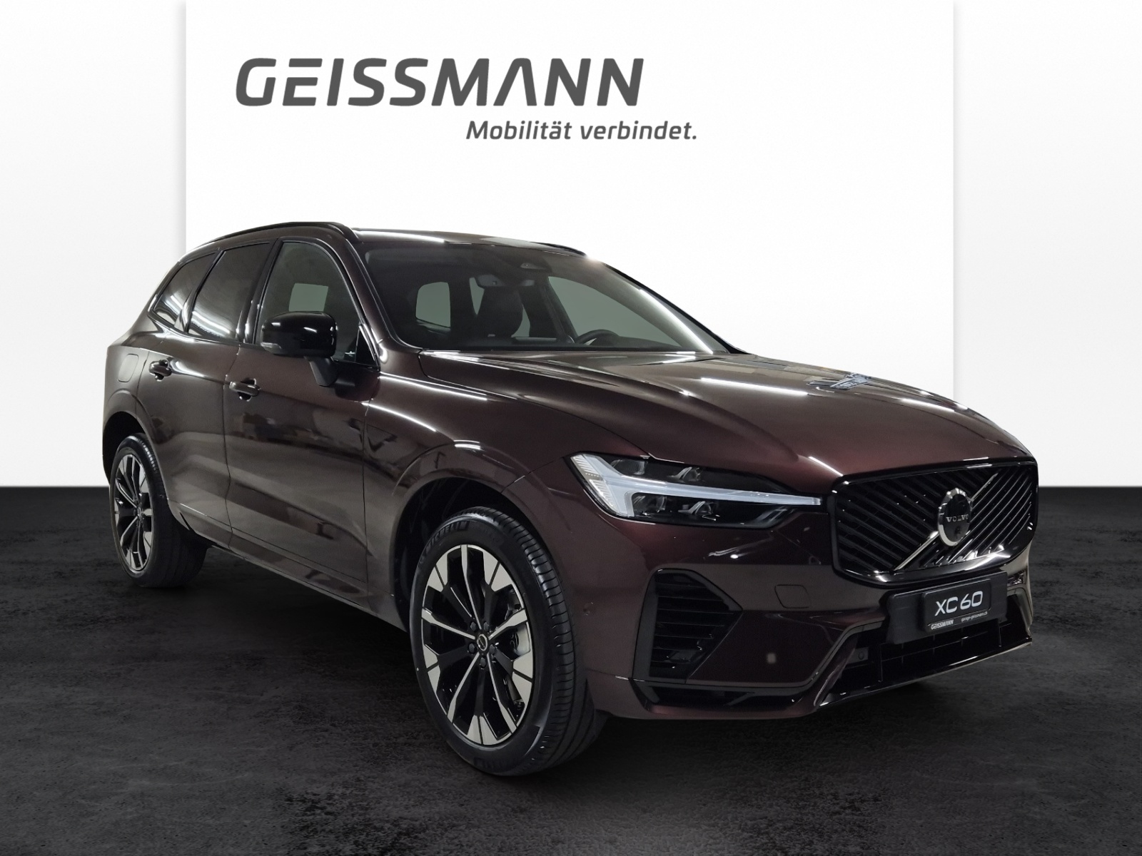 VOLVO XC60 2.0 T6 TE Ultra Dark eAWD-image-1