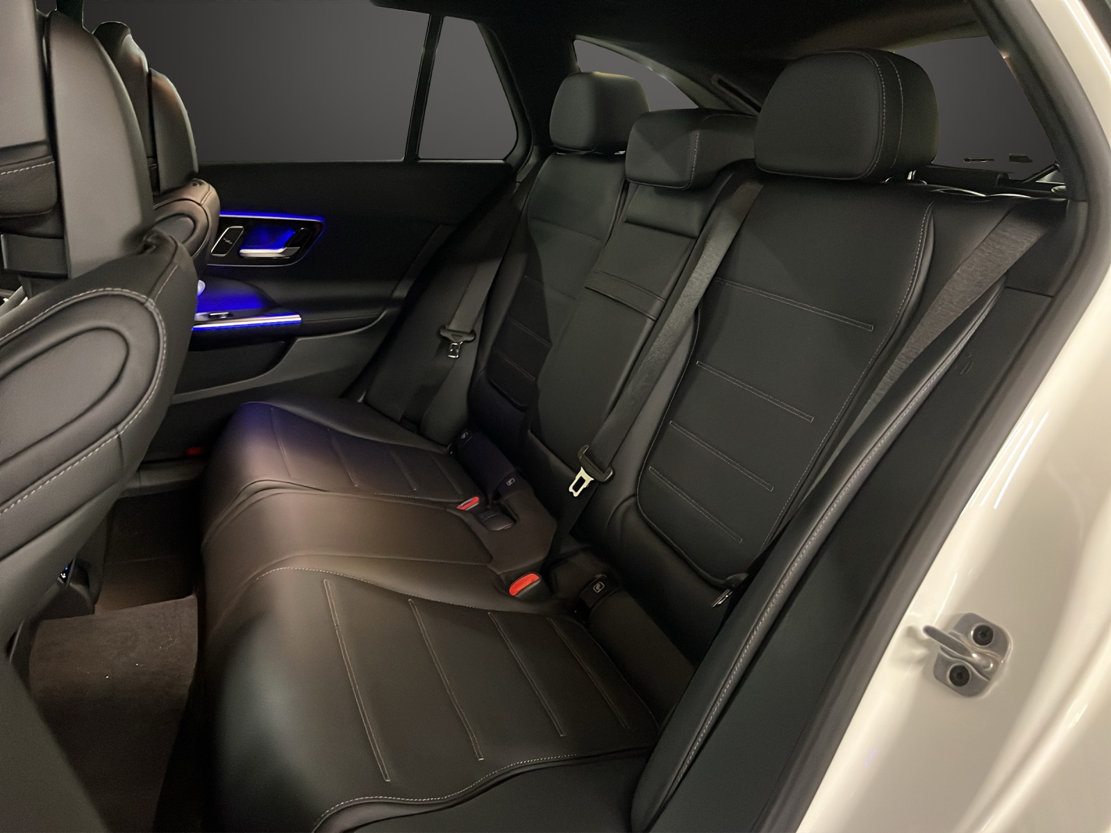 MERCEDES-BENZ C 300 T 4 Matic-image-15