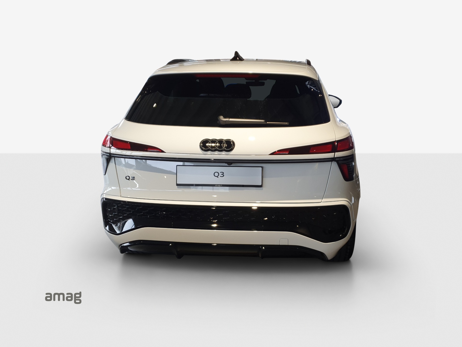 AUDI Q3 SUV 110 kW TFSI S tronic-image-3