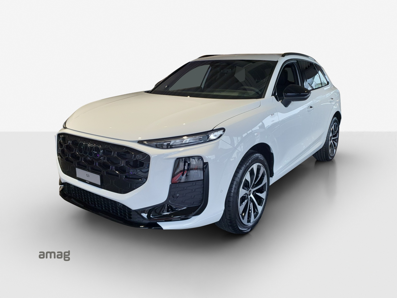 AUDI Q3 SUV 110 kW TFSI S tronic-image-0