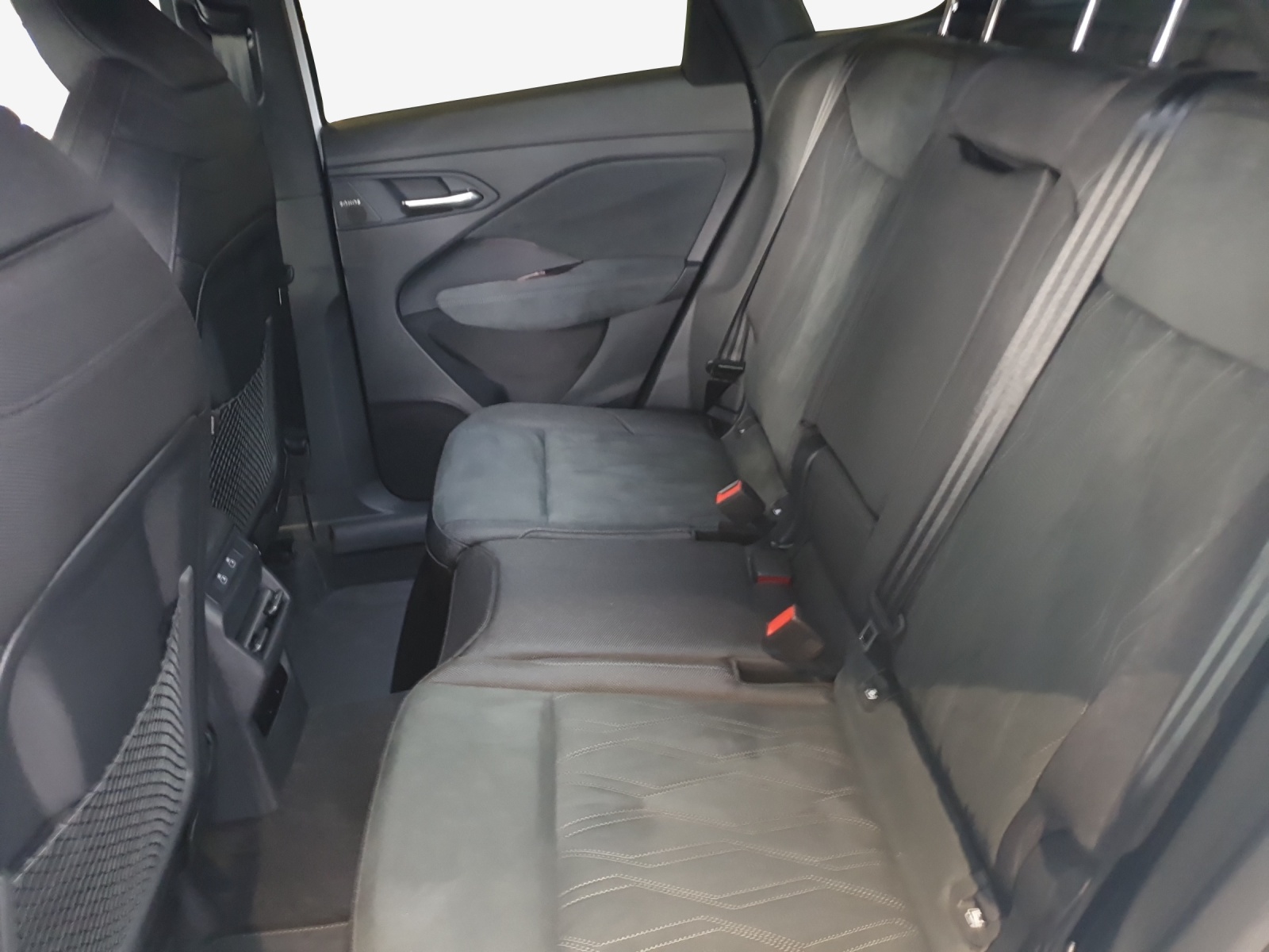 AUDI Q3 SUV 110 kW TFSI S tronic-image-11