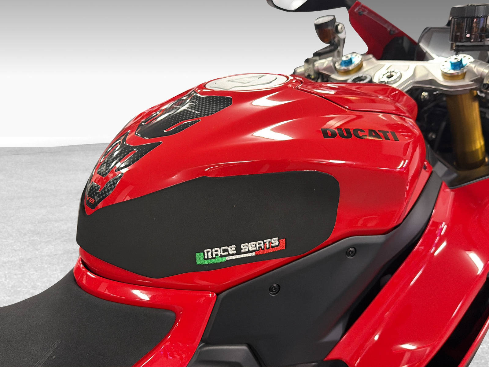 DUCATI 890 Superb. Panigale V2 S ABS-image-6