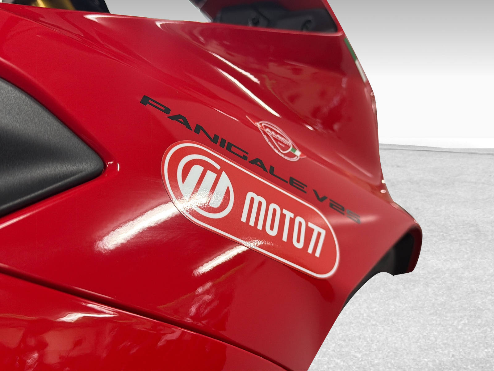 DUCATI 890 Superb. Panigale V2 S ABS-image-7