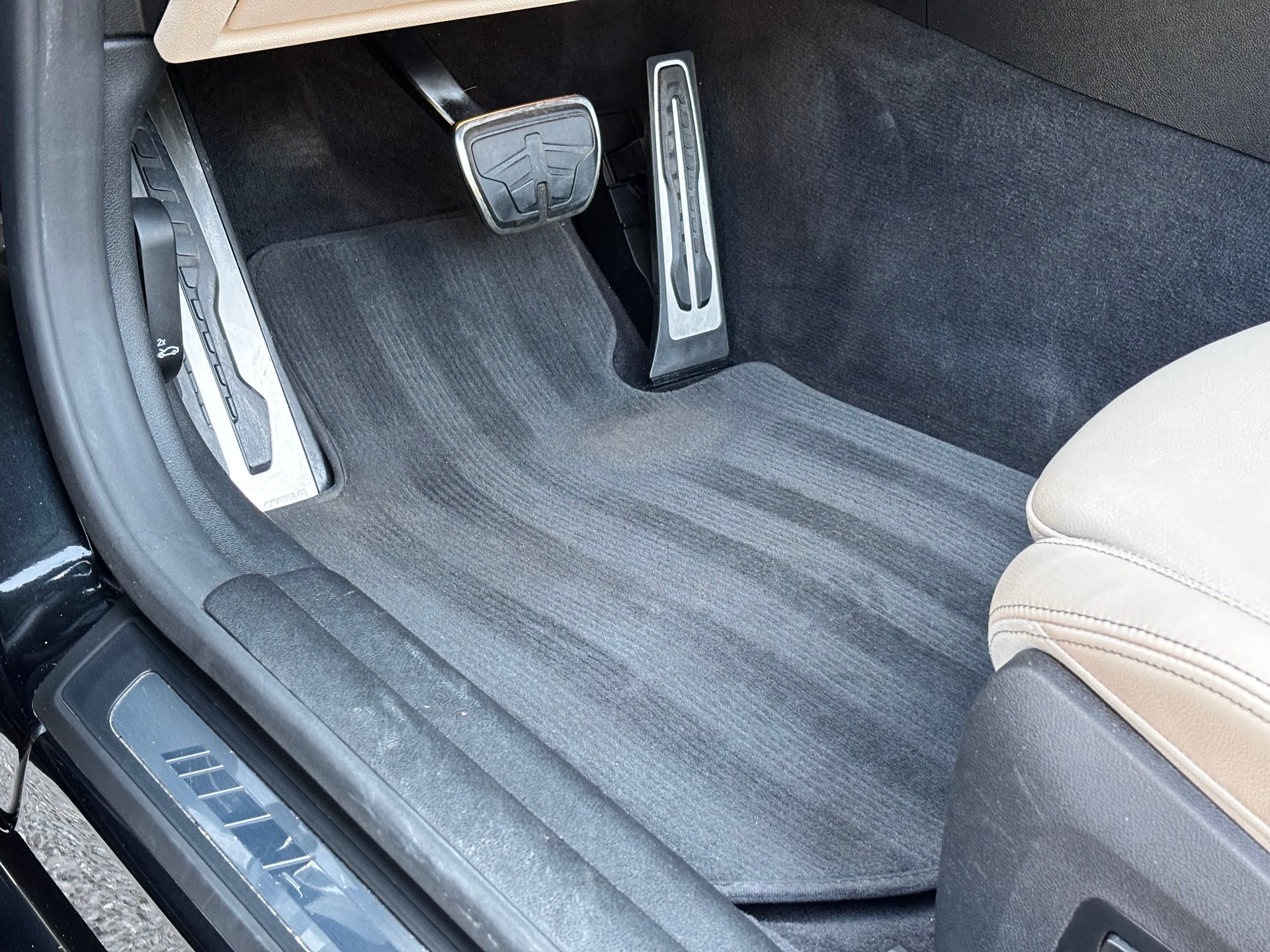 BMW M440i xDrive 48V Cabriolet Steptronic-image-21