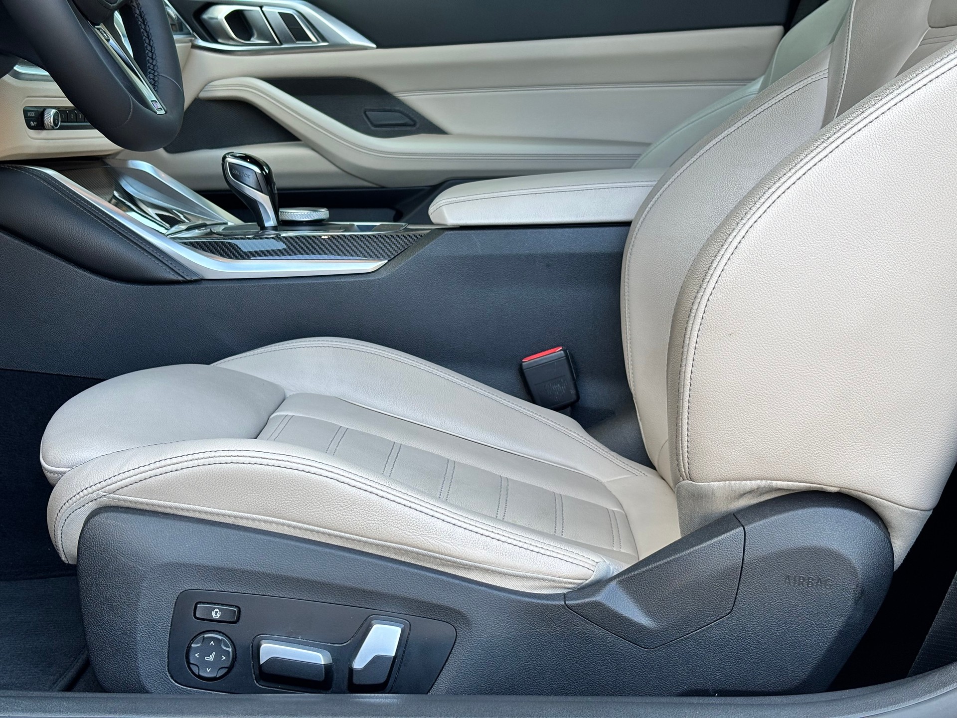 BMW M440i xDrive 48V Cabriolet Steptronic-image-17