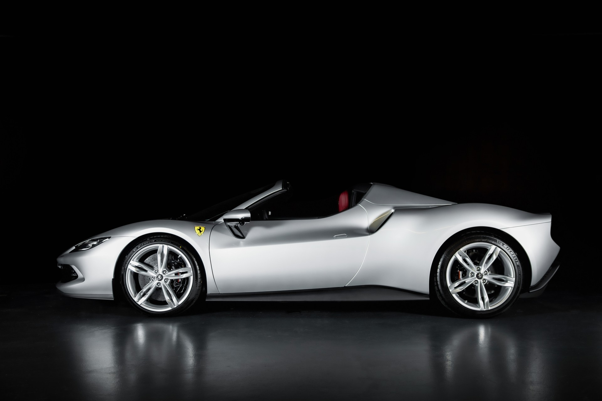 FERRARI 296 GTS-image-3