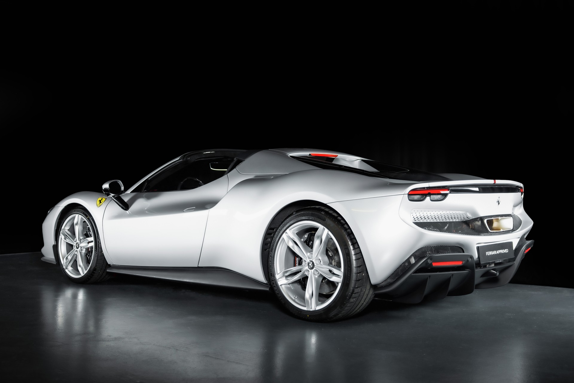 FERRARI 296 GTS-image-4