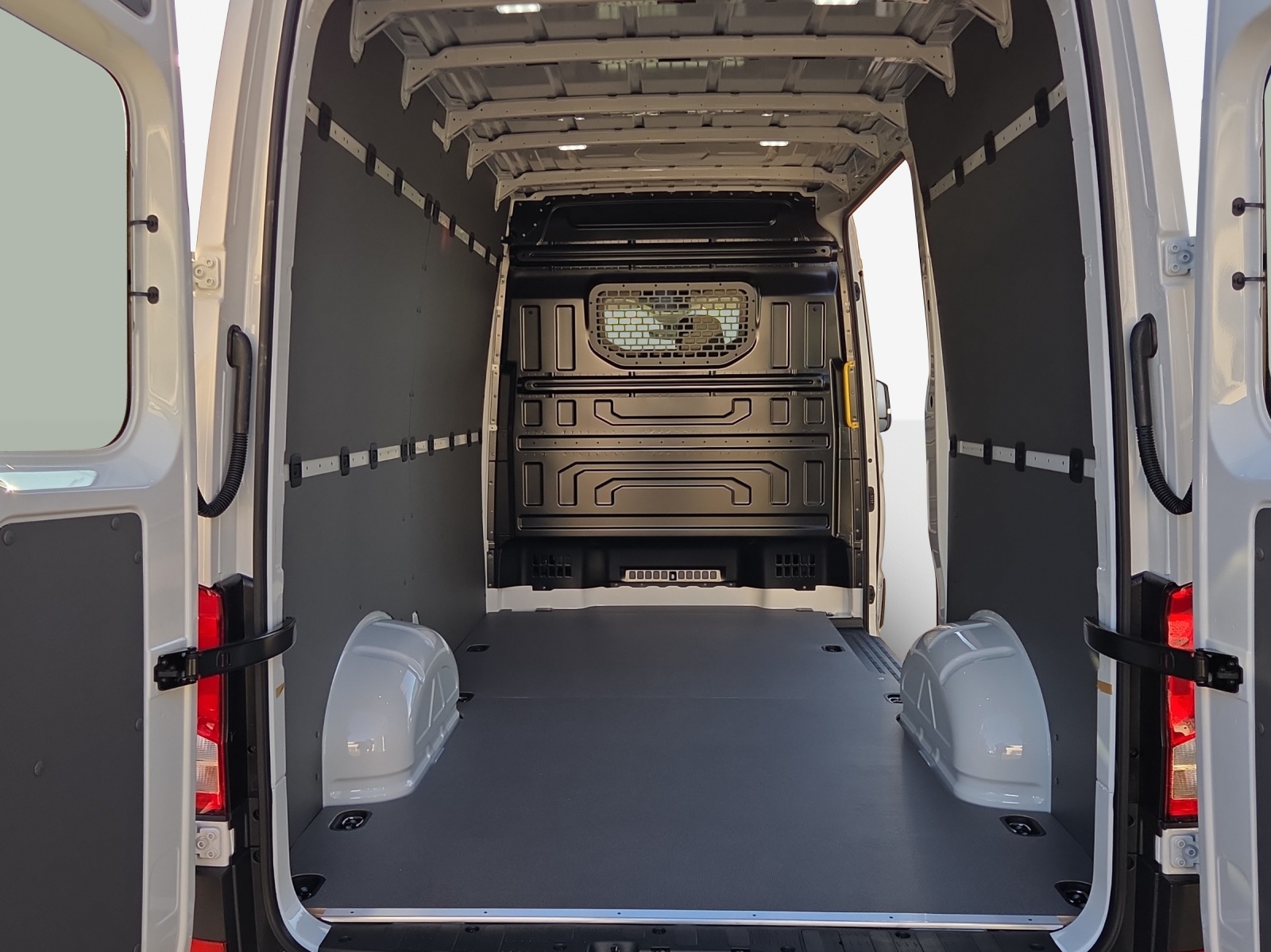 VW Crafter 35 2.0 TDI Entry L3-image-12