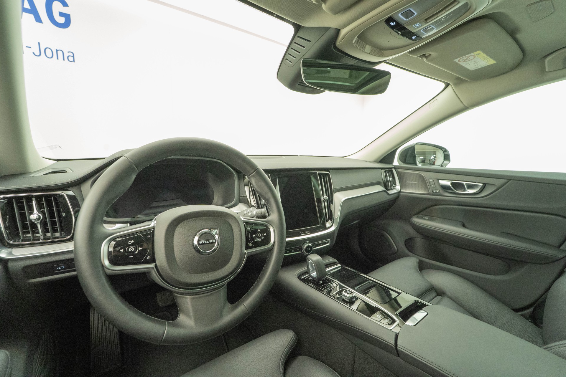 VOLVO V60 2.0 T8 TE Ultra Dark for Business eAWD-image-6