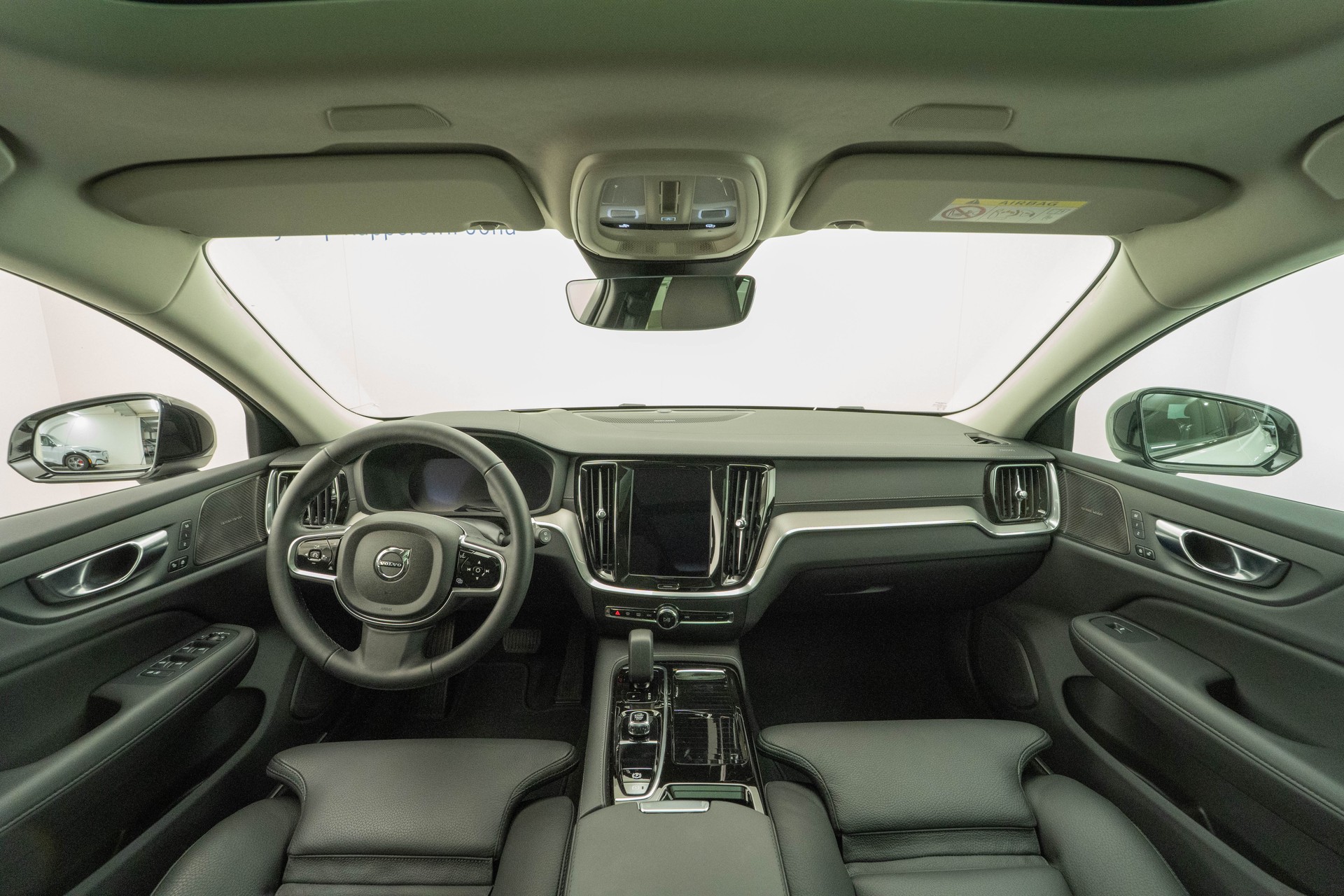 VOLVO V60 2.0 T8 TE Ultra Dark for Business eAWD-image-5
