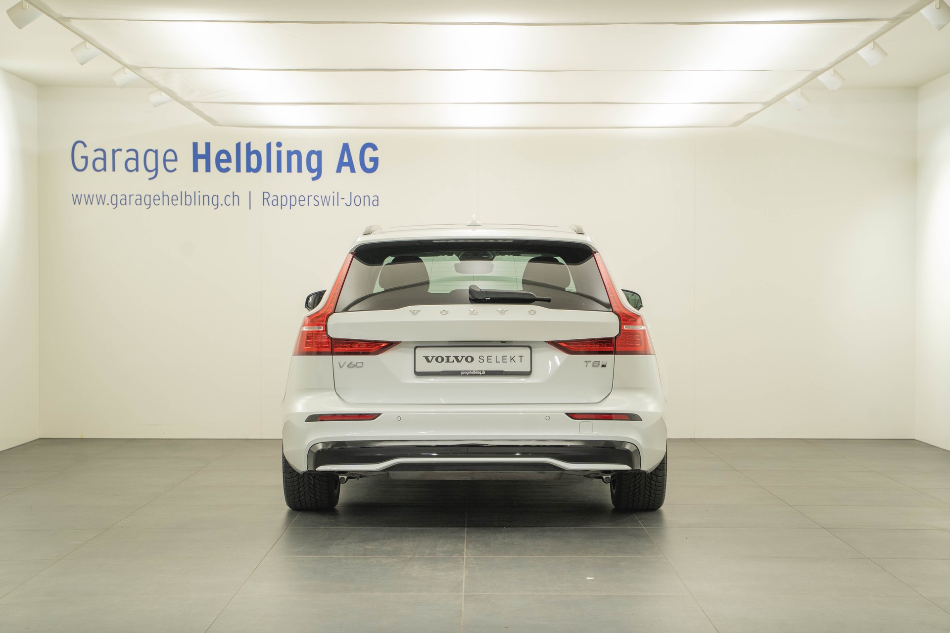 VOLVO V60 2.0 T8 TE Ultra Dark for Business eAWD-showroom-element-3