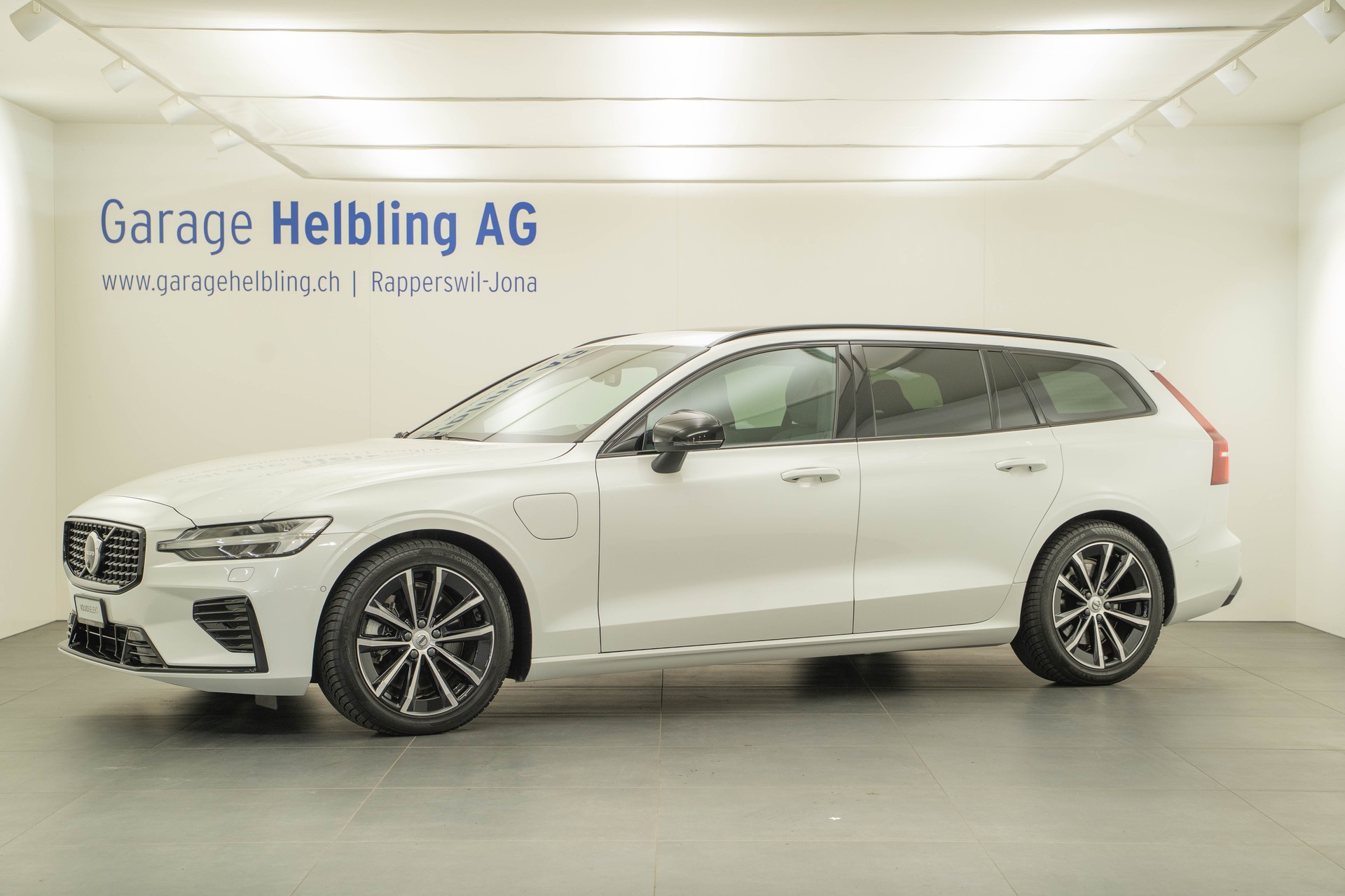 VOLVO V60 2.0 T8 TE Ultra Dark for Business eAWD