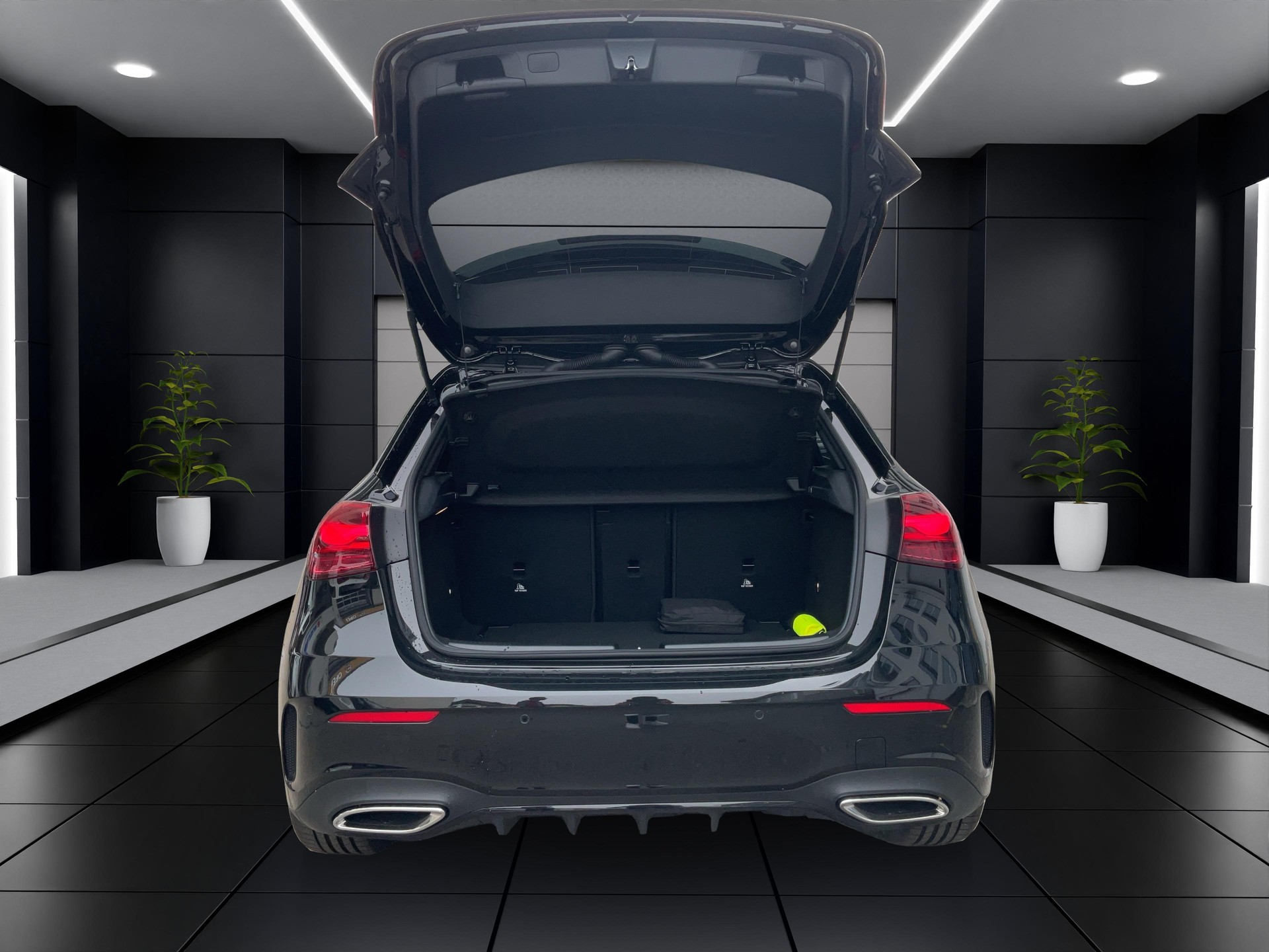 MERCEDES-BENZ A 200 Night Star AMG Line-image-8