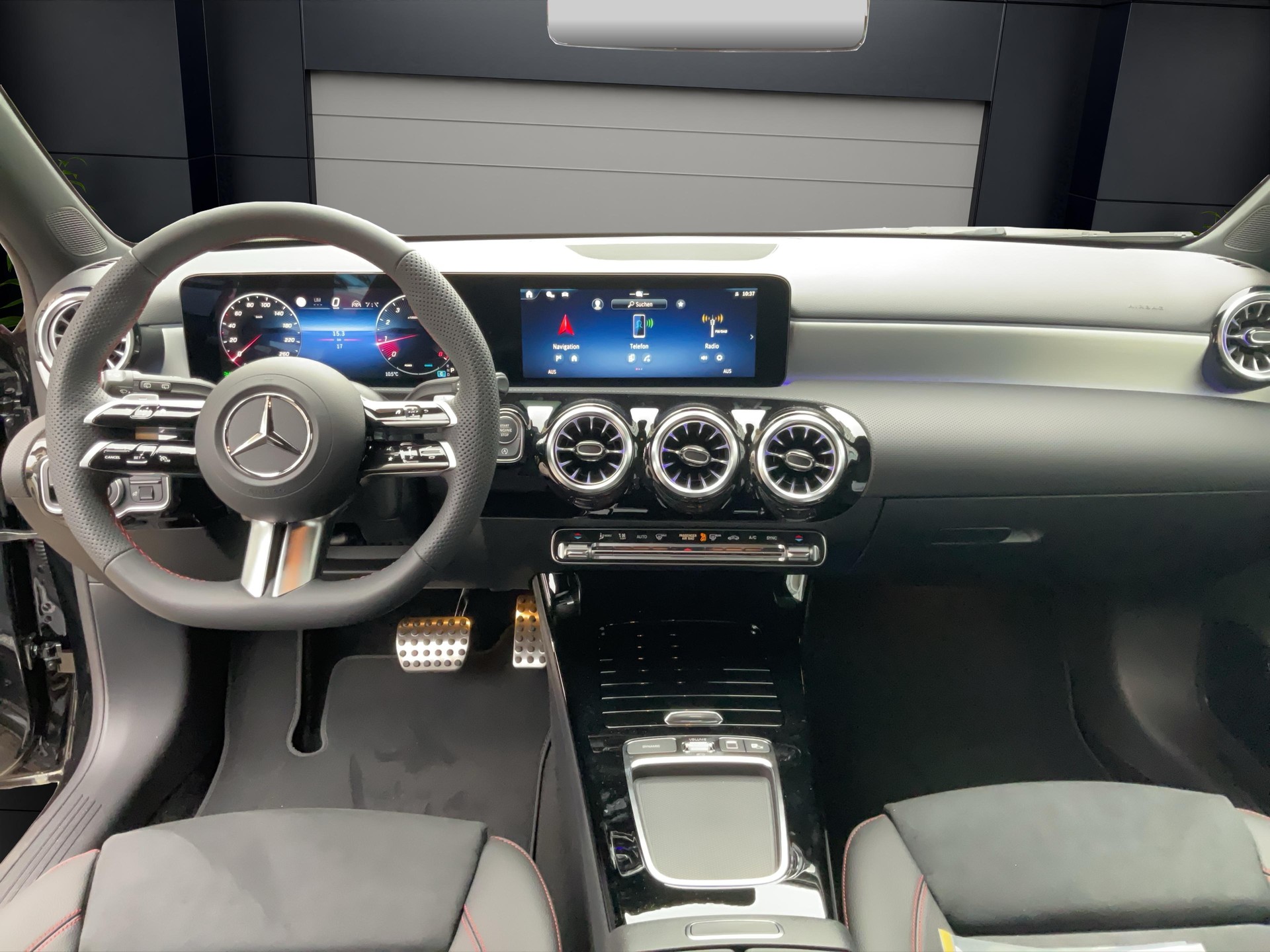 MERCEDES-BENZ A 200 Night Star AMG Line-image-5
