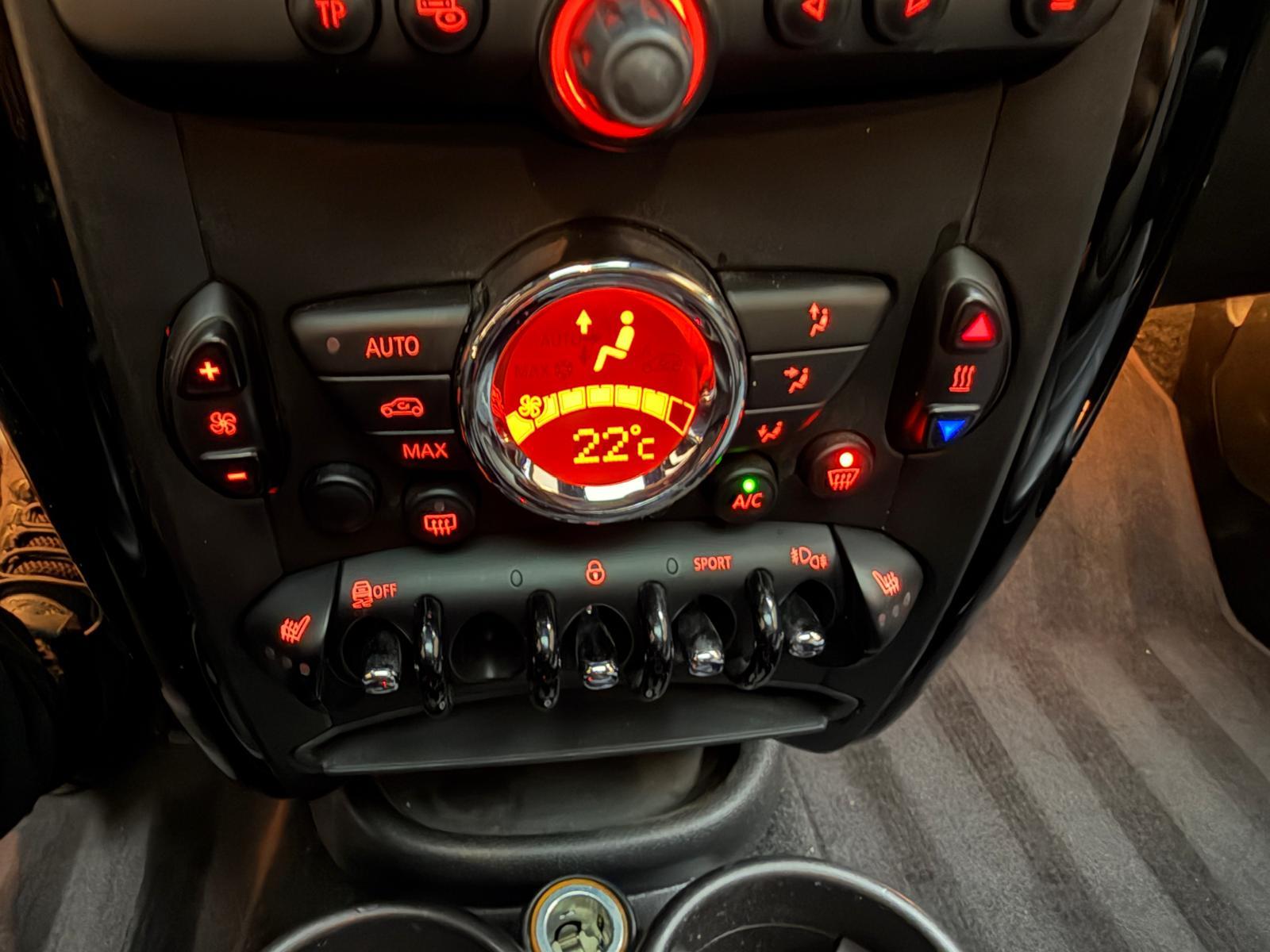 MINI Countryman R60 2.0 SD Cooper ALL4-image-21
