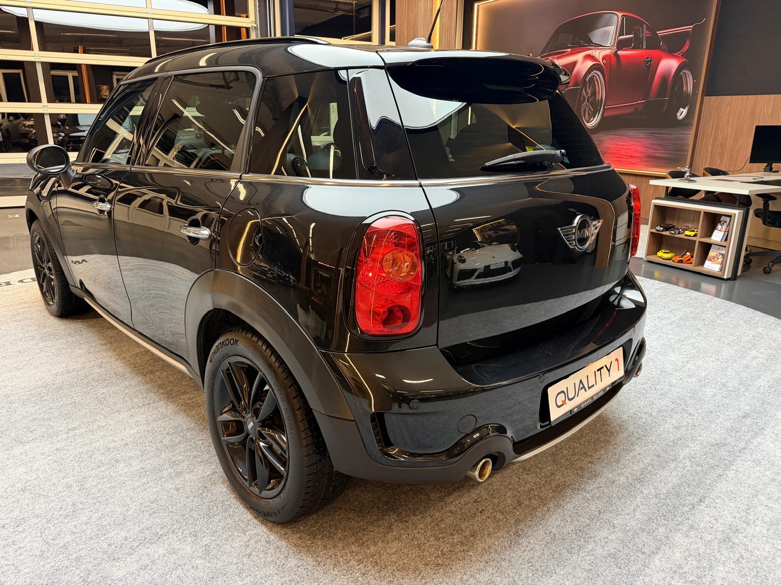 MINI Countryman R60 2.0 SD Cooper ALL4-image-4